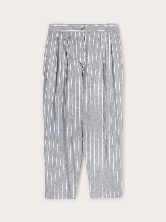 Pantalon chino en lin à fines rayures