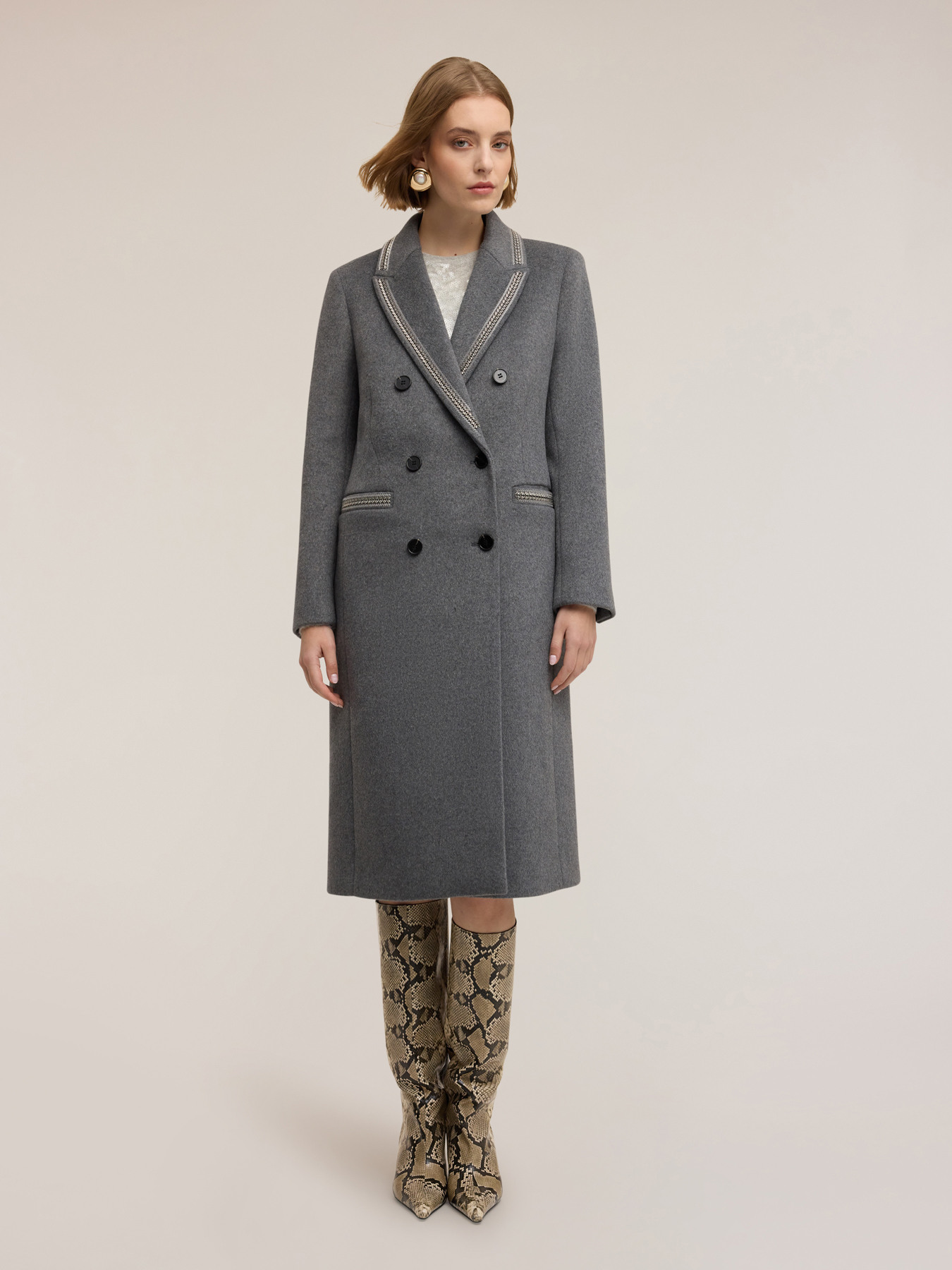 Palton cu două rânduri de nasturi din amestec de lână cu decorațiuni image number 2