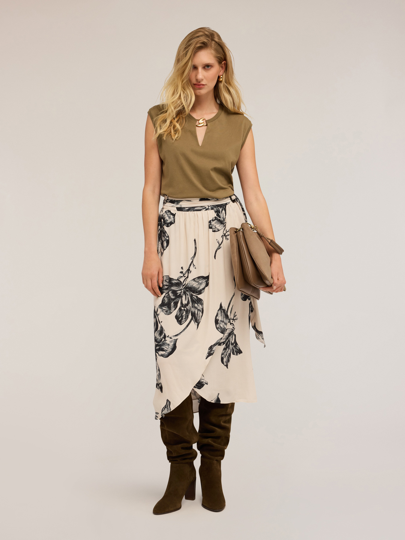 T-shirt with metal detail image number 3