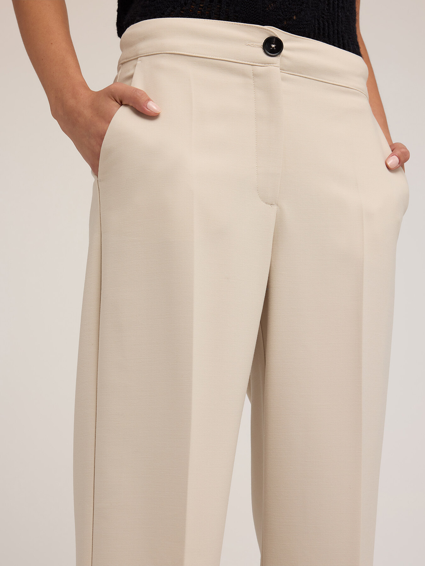 Pantalon court en crêpe image number 2