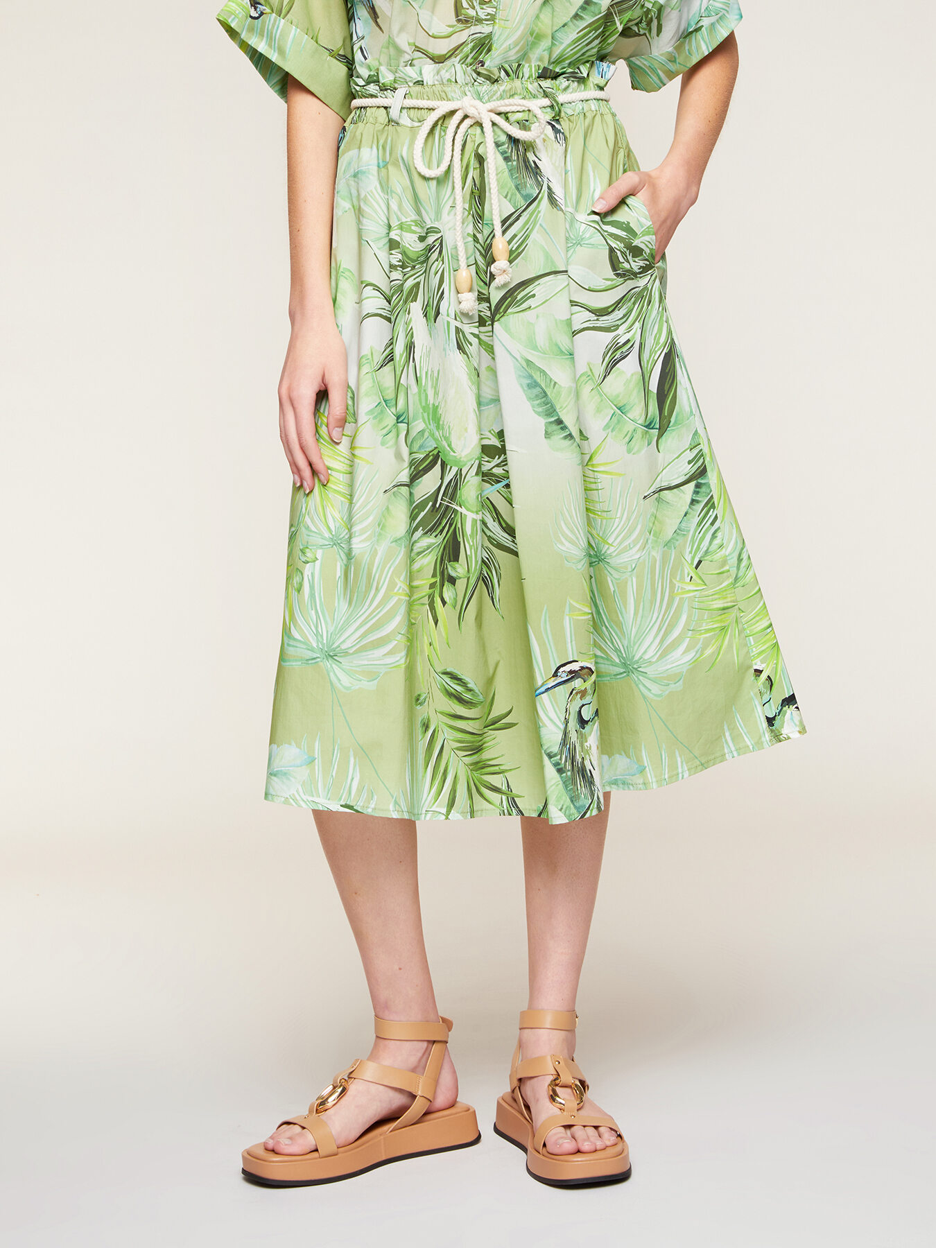 Falda midi circular con estampado de hojas image number 0
