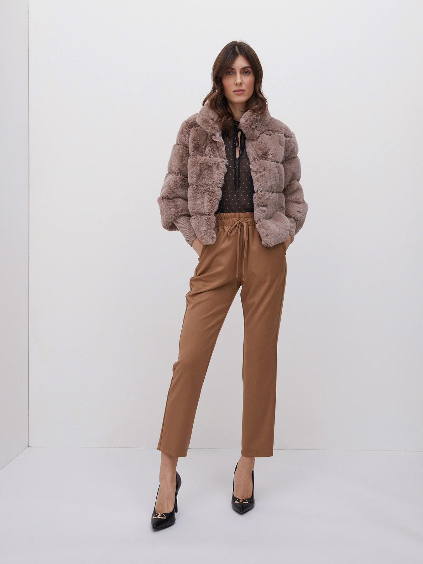 Cappa effetto pelliccia con bordi in maglia image number 0