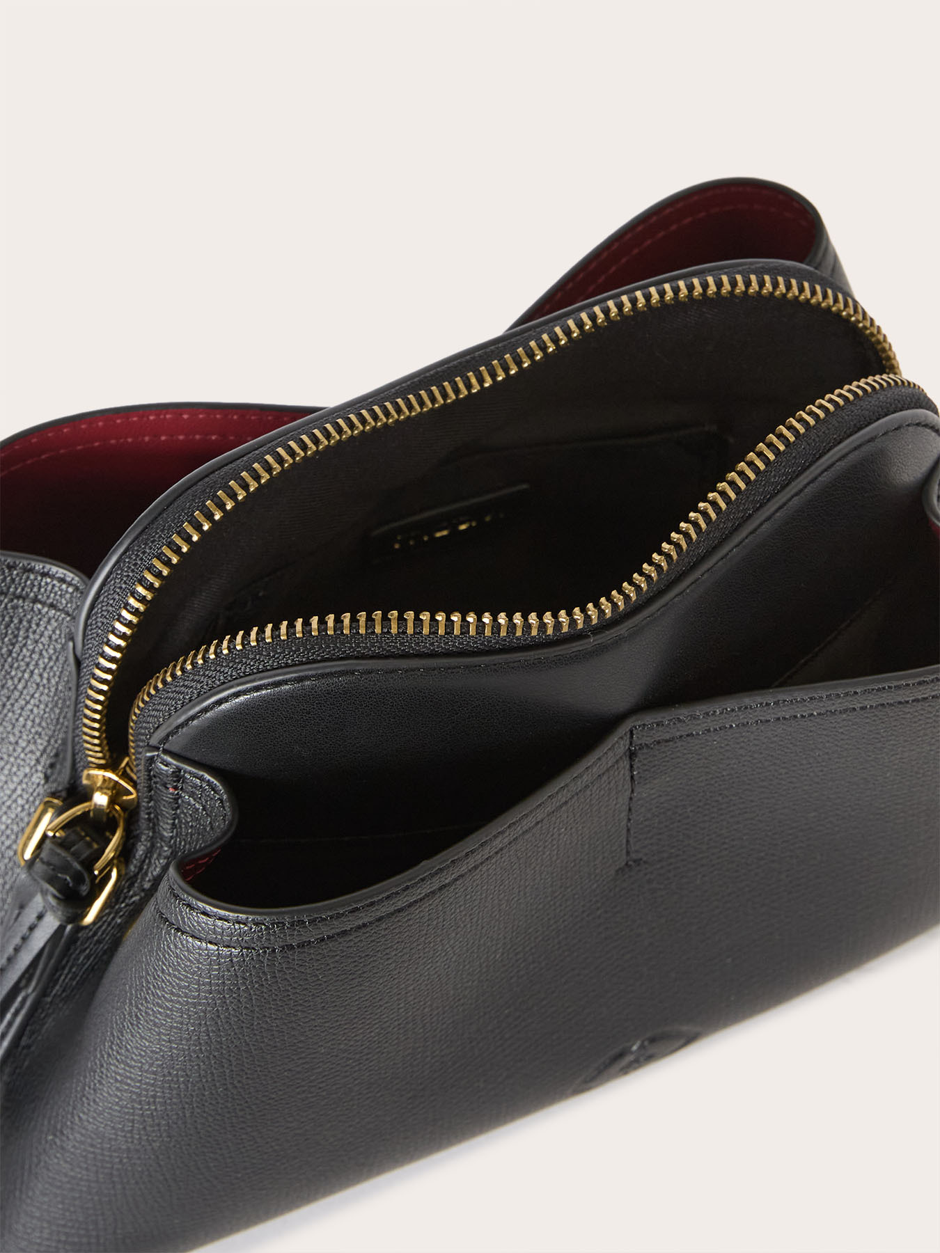 Borsa a tracolla in tessuto spalmato image number 4