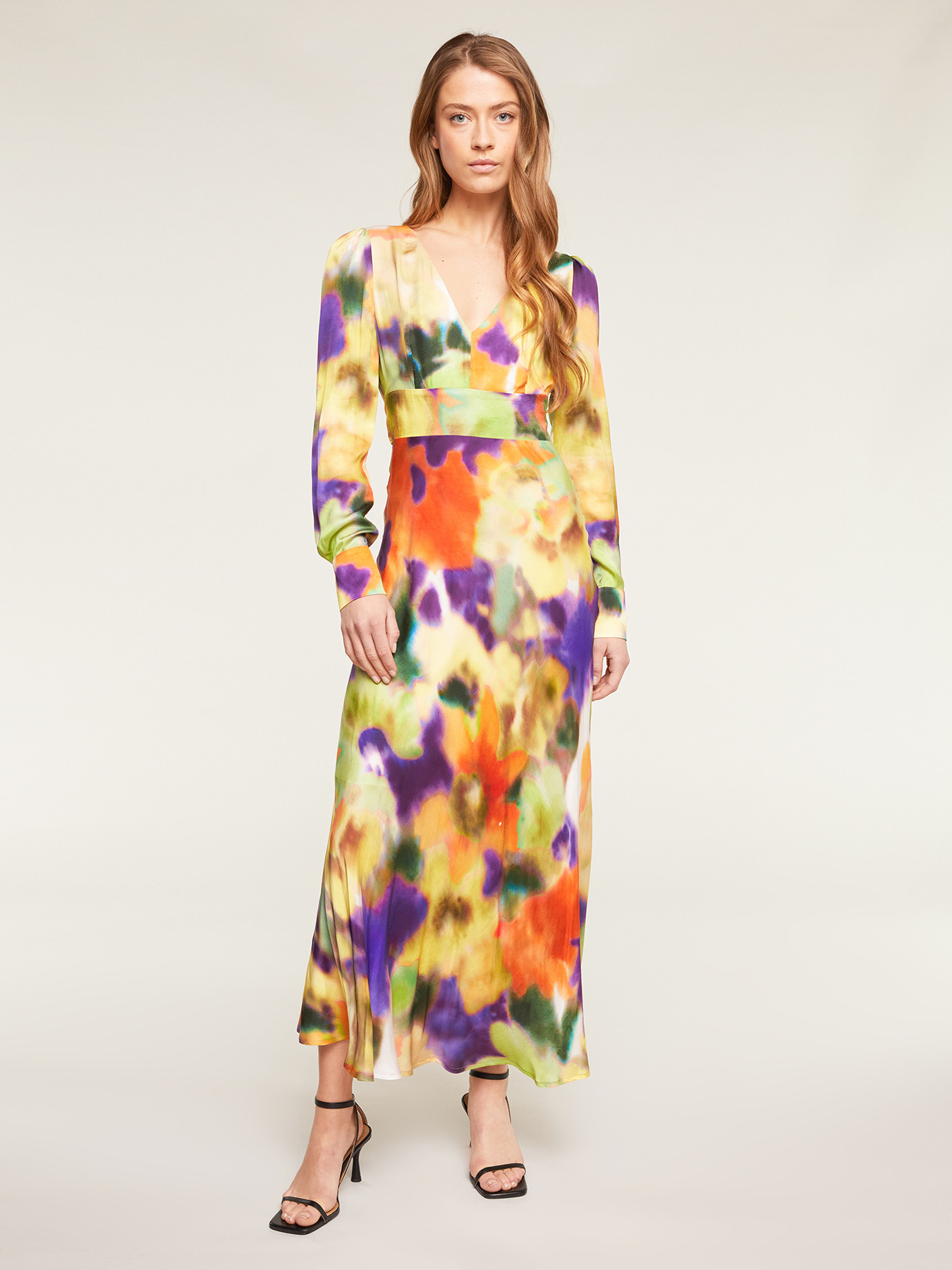 Kleid mit langen Ärmeln und floralem Muster image number 0