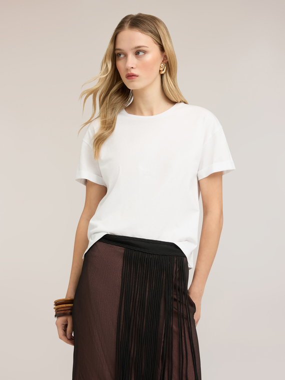 Boxy t-shirt with embroidered logo