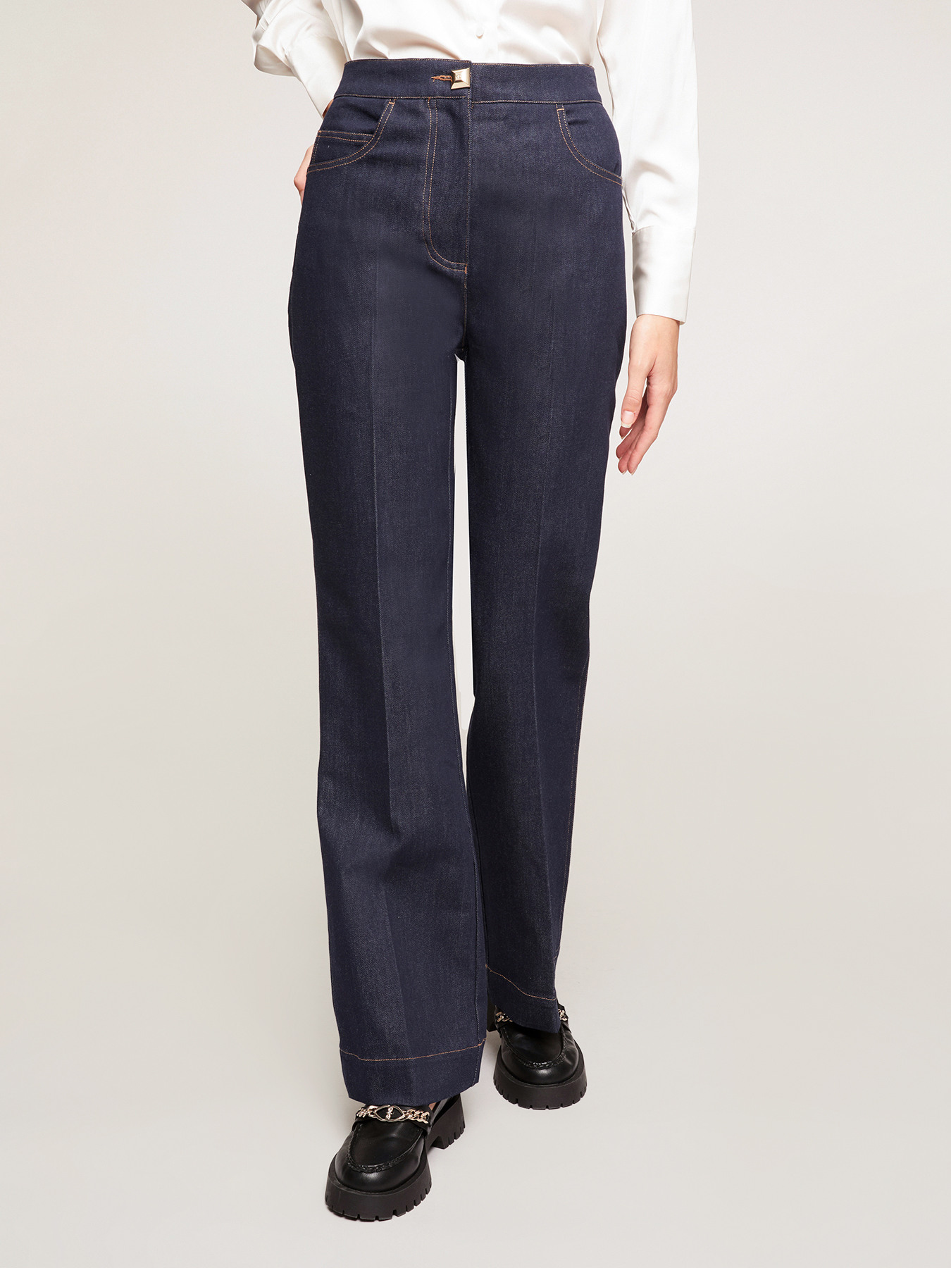 Vaqueros regular corte sastre image number 0