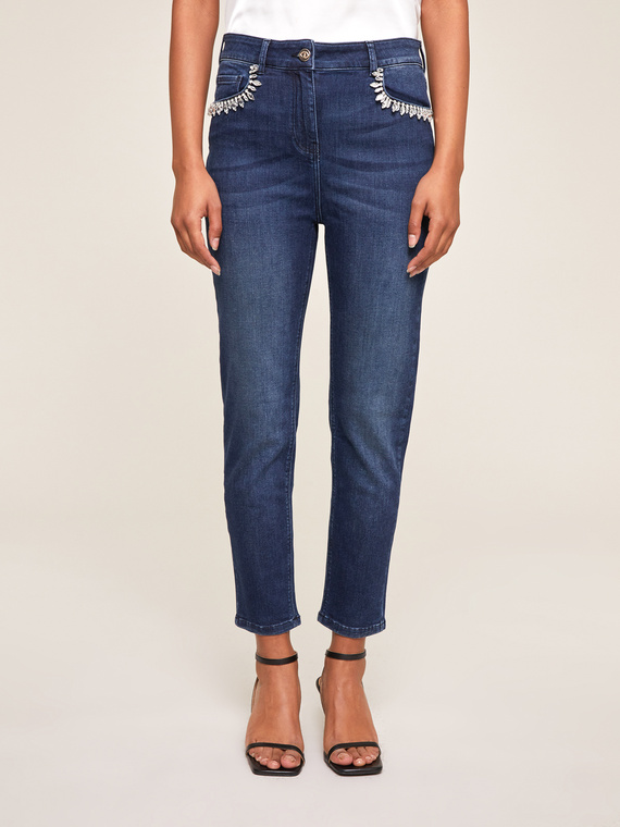 Skinny jeans with embroidered crystal stones