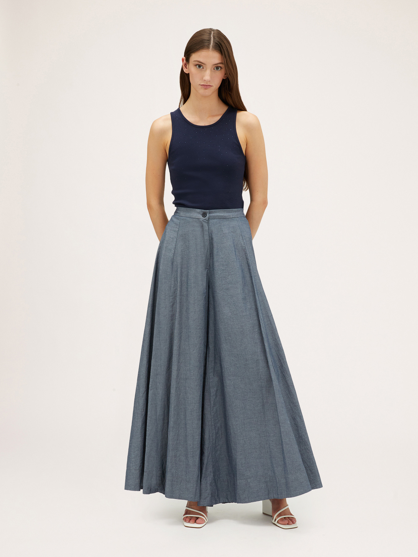 Geripptes Strickoberteil mit Strasssteinen image number 3