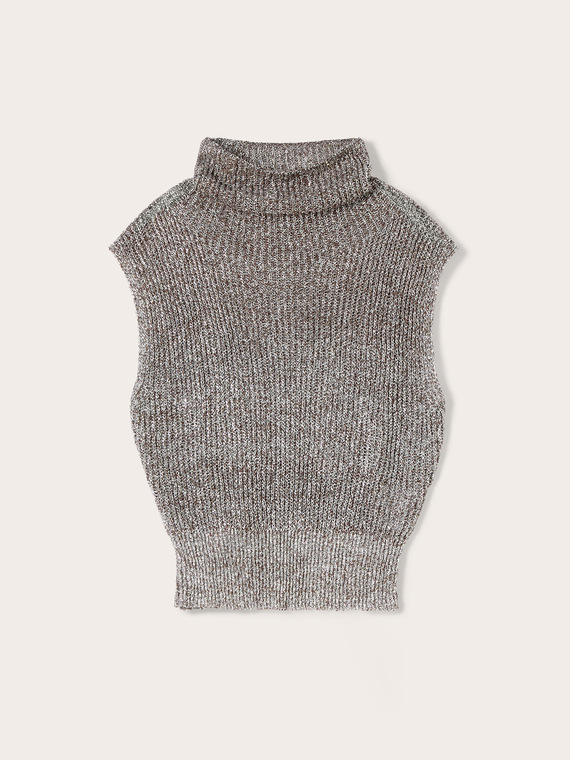 Dolcevita smanicato in maglia traforata laminata