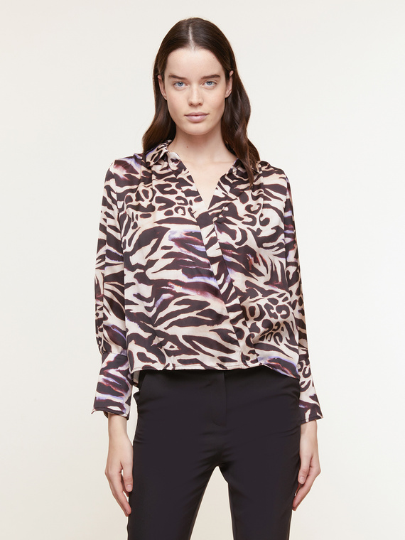Satin blouse with animal print collar