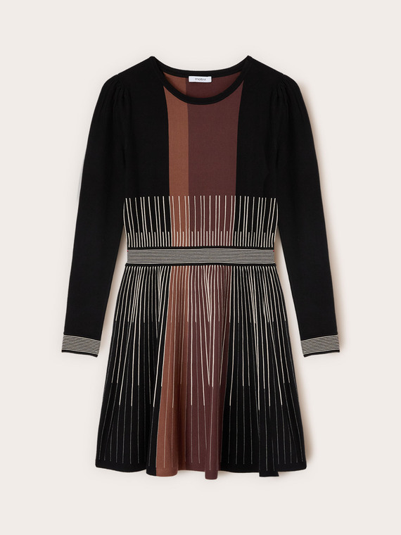 Vestito flare in maglia a righe
