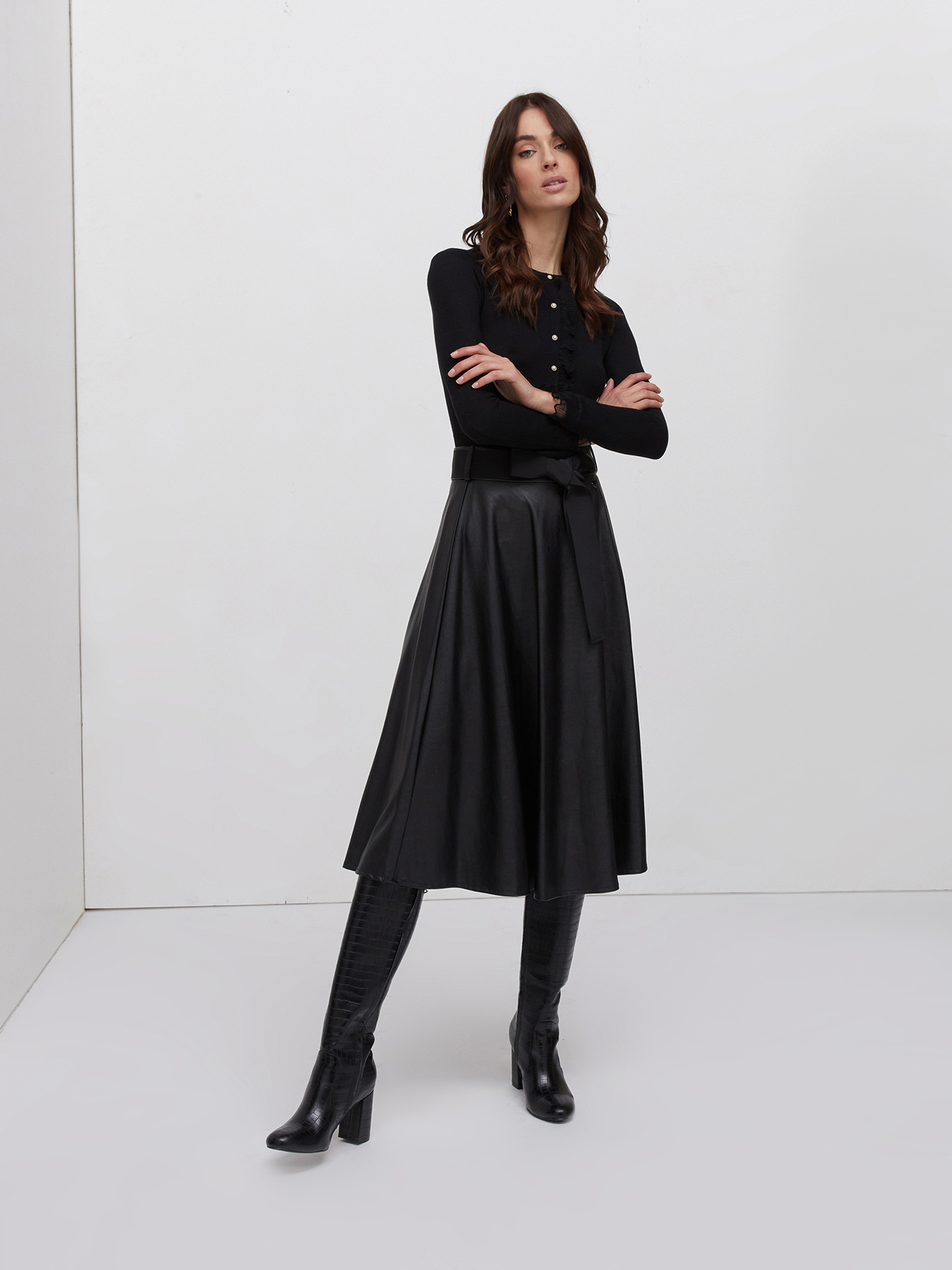 C&aacute;rdigan con botones perla image number 2