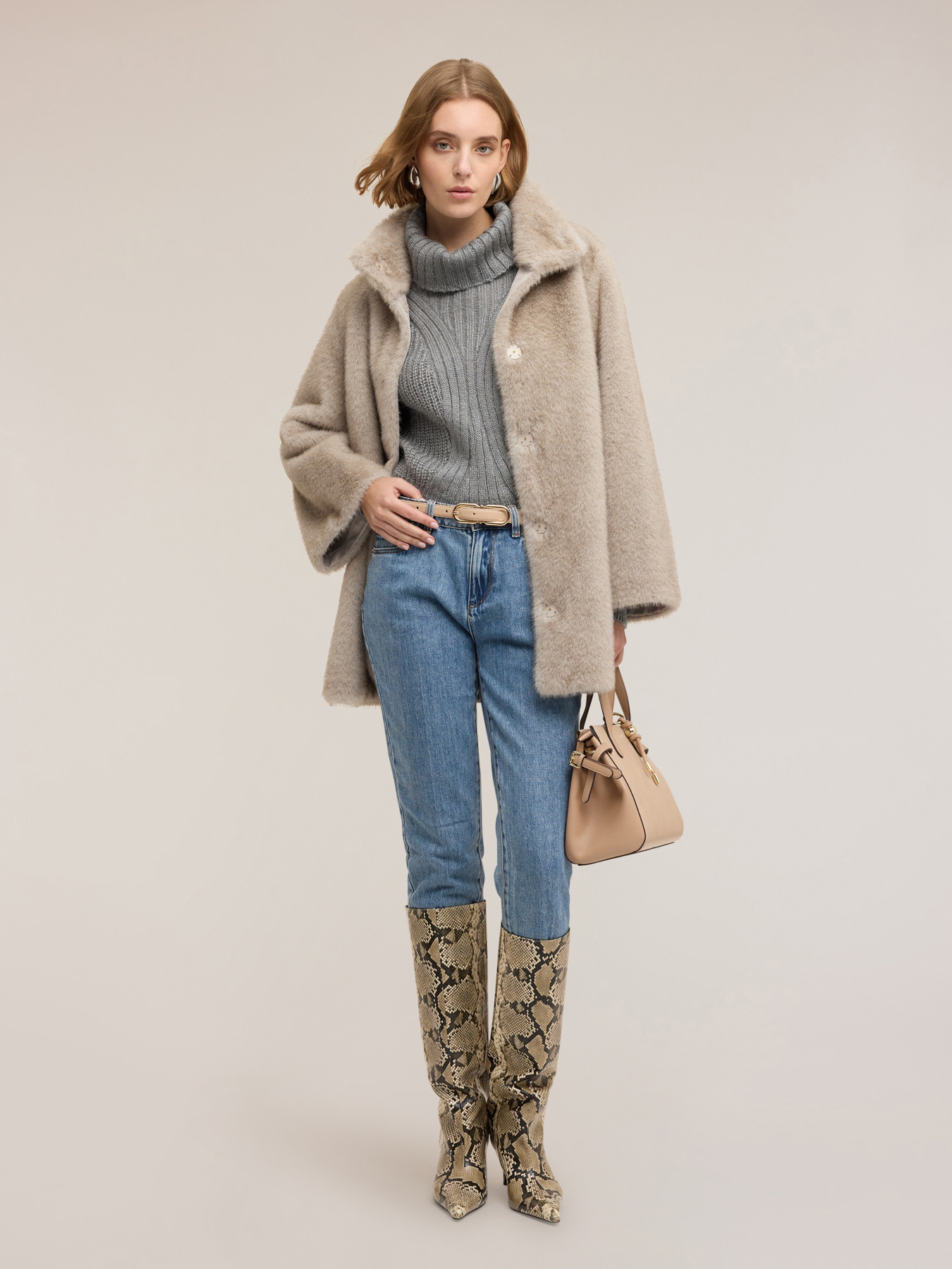 Jeans regular fit con piega stirata image number 0