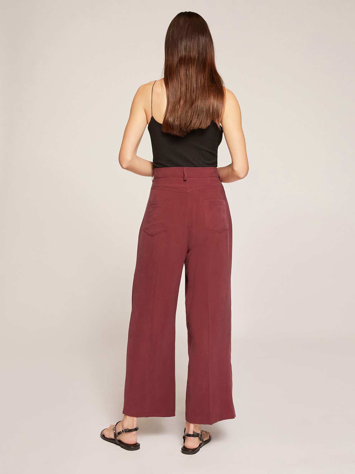 Pantaloni larghi con motivo pieghe - Motivi.com