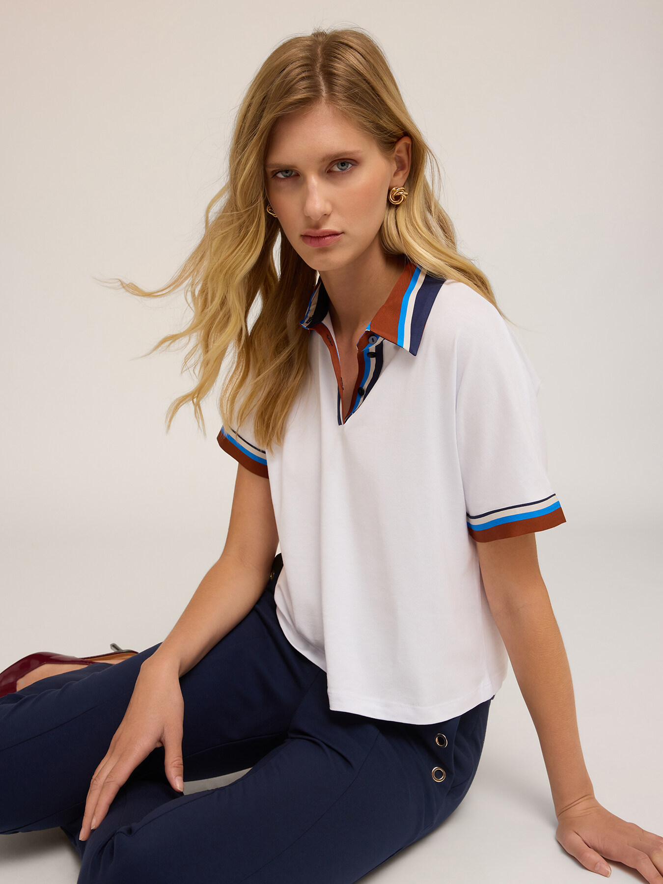 Polo shirt with striped edges image number 3