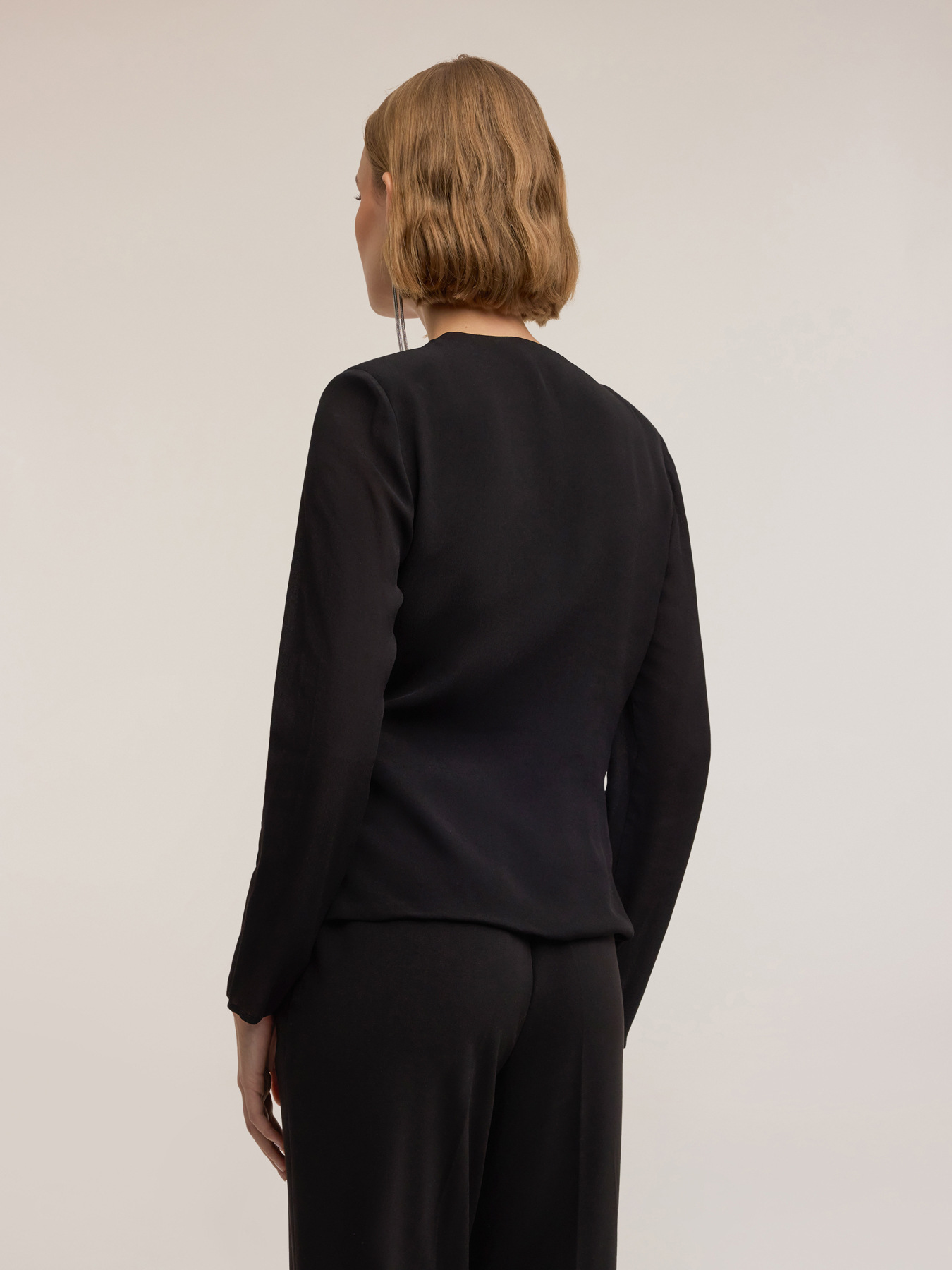 Blusa wrap con fiocco in velluto image number 1