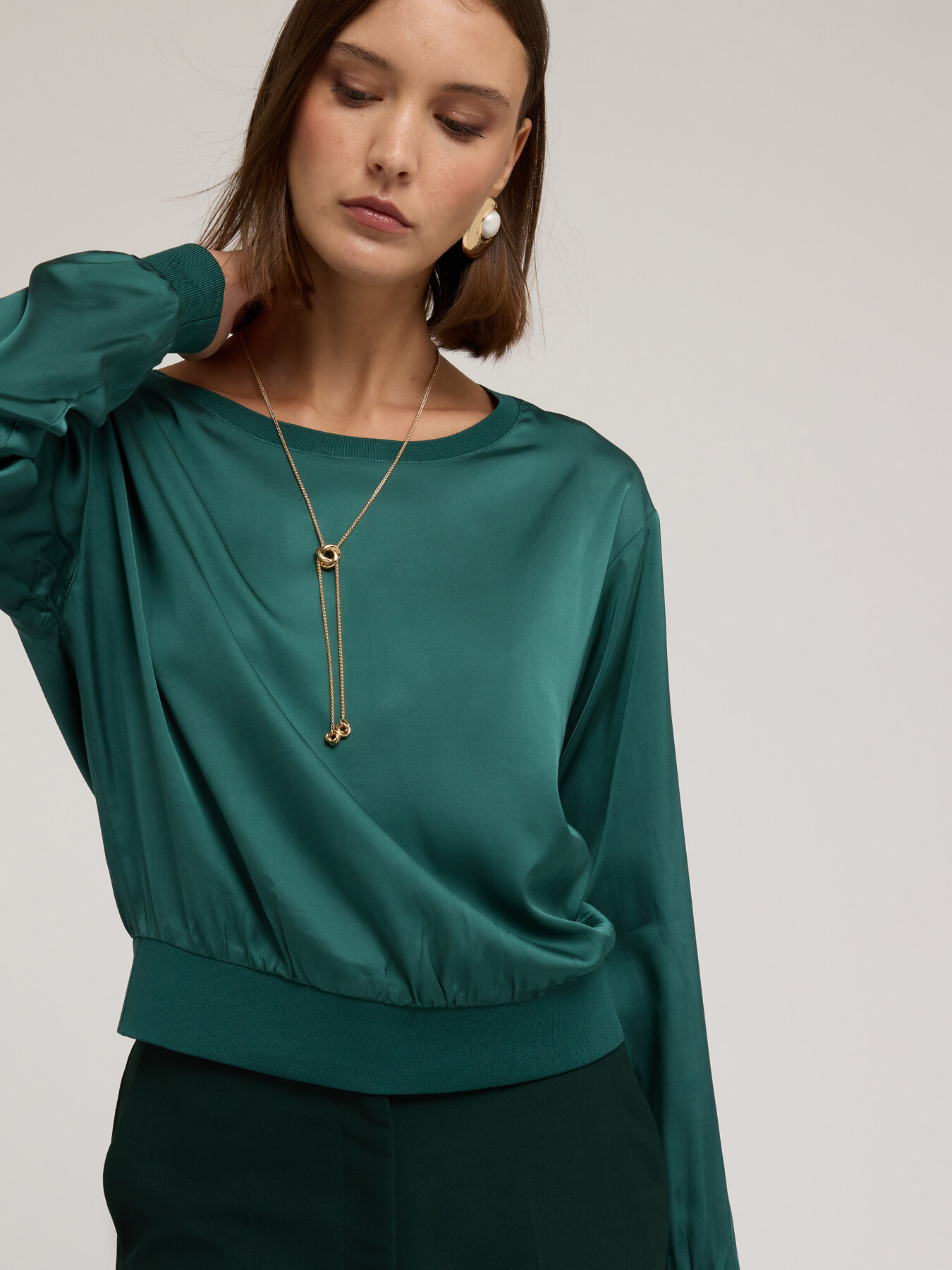 Blusa in crepe de chine con vestibilit&agrave; boxy image number 3