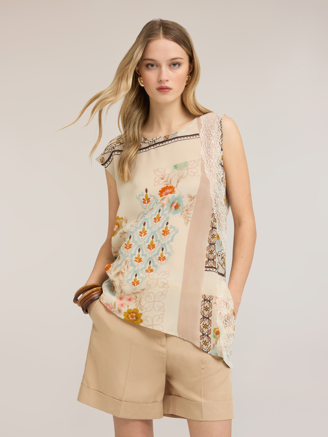 Asymmetrisches Satin-Top mit Print image number 0