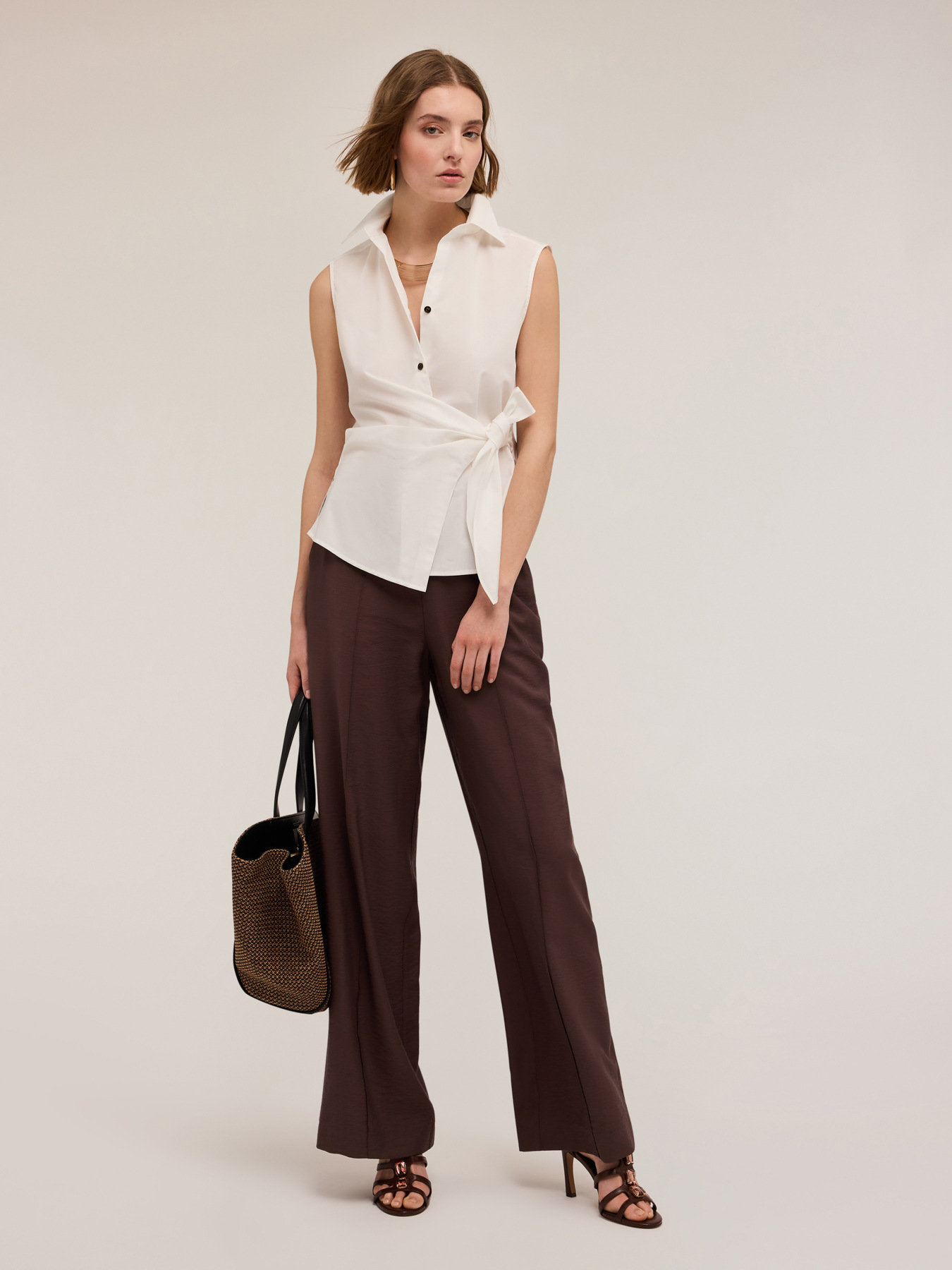 Camicia smanicata ad incrocio image number 2