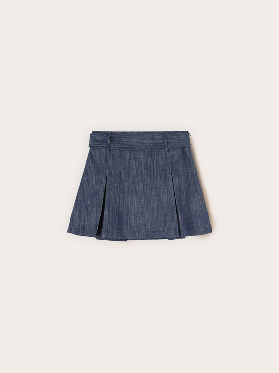 Pleated mini skirt with buttons
