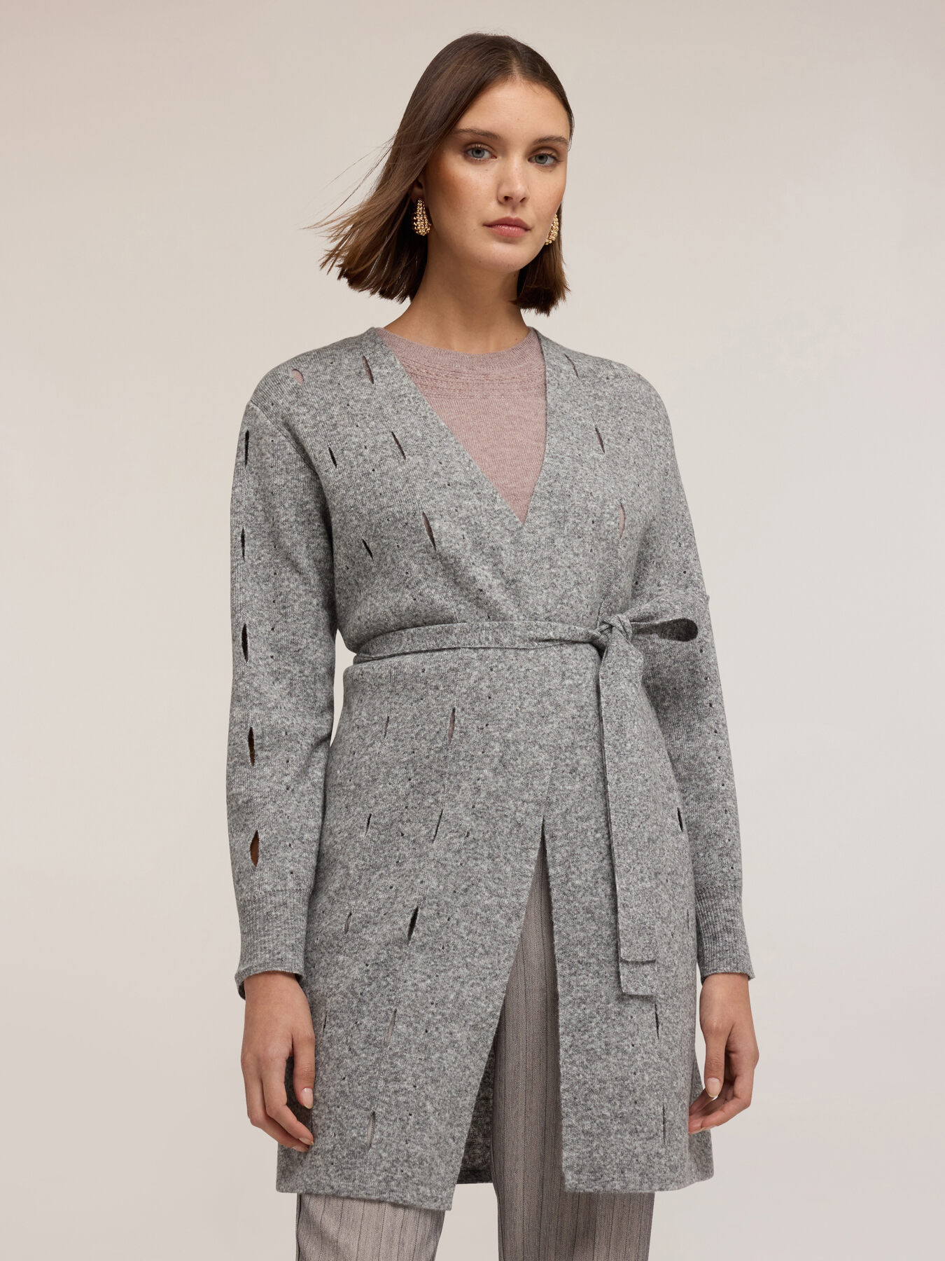 Cardigan long en maille avec travail ajour&eacute; image number 0