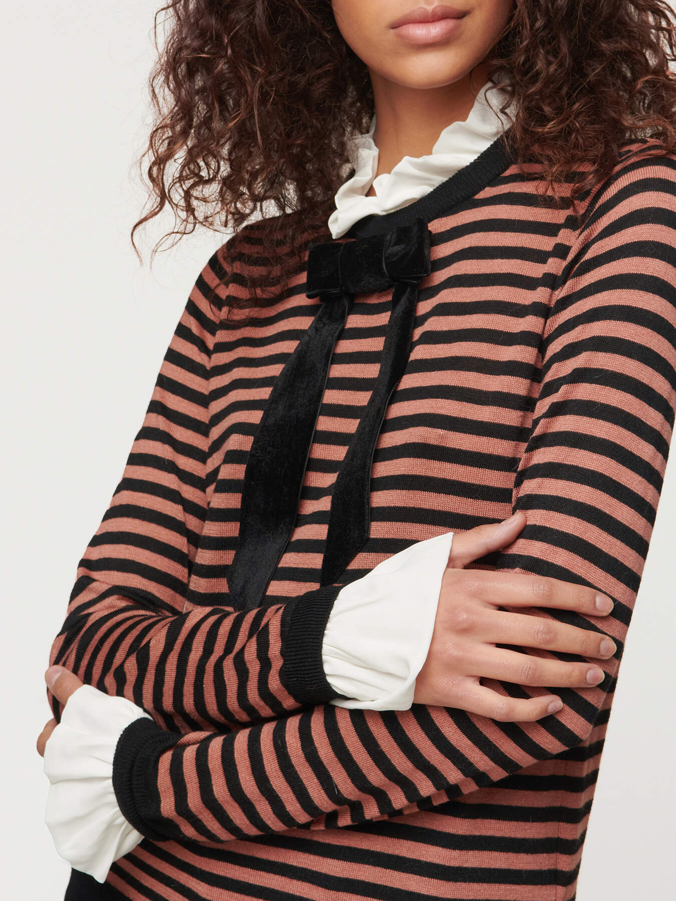 Maglia a righe con collo e fiocco image number 2