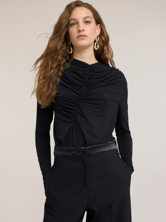 Body con drappeggio e maniche lunghe