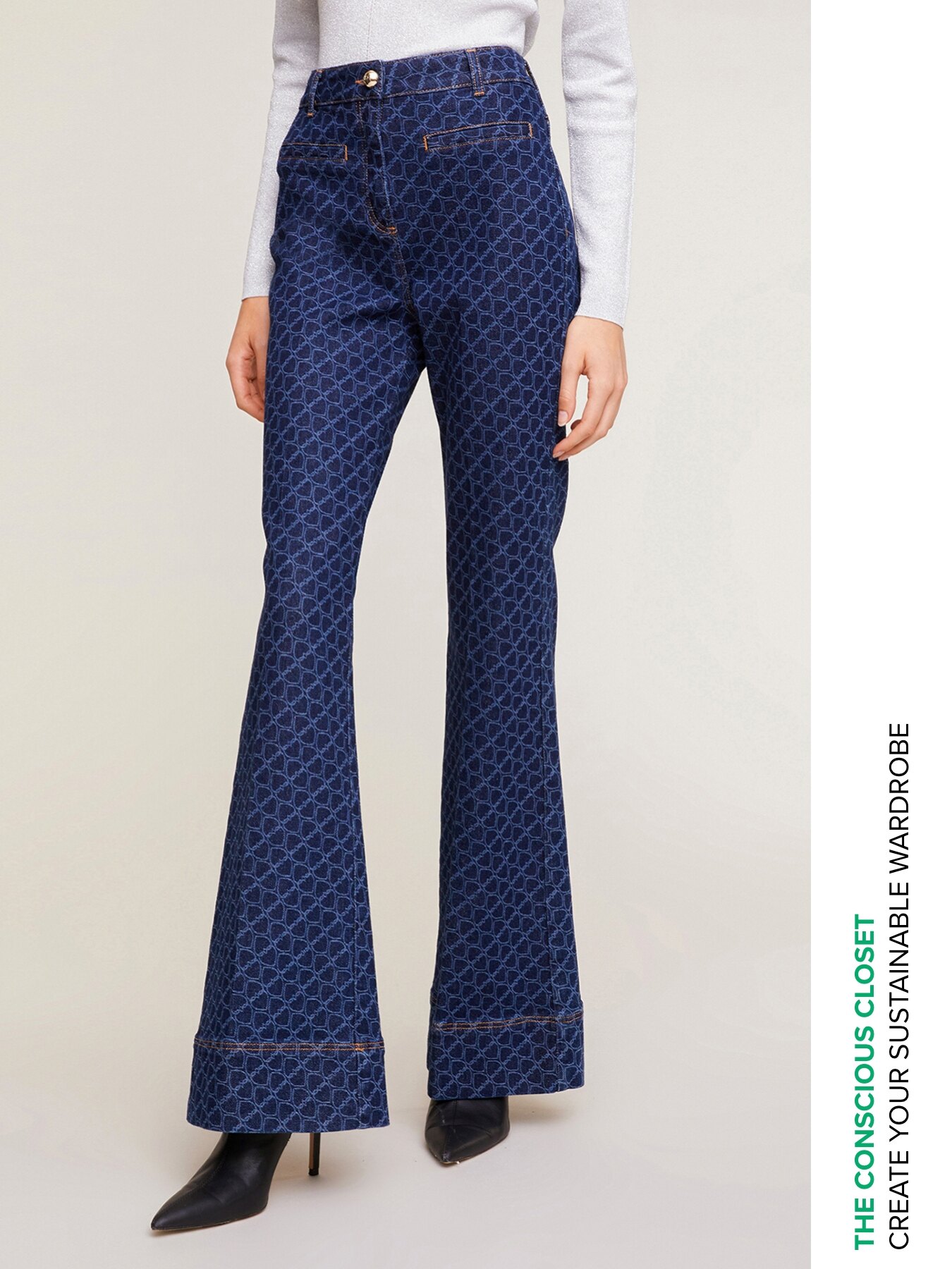 Double love patterned high waist flare jeans image number 0