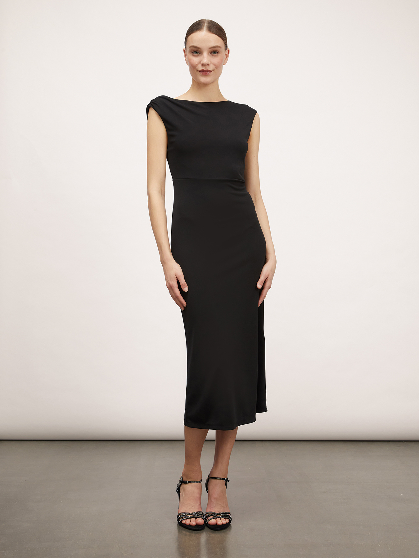 Midi dress with back cut-out image number 0