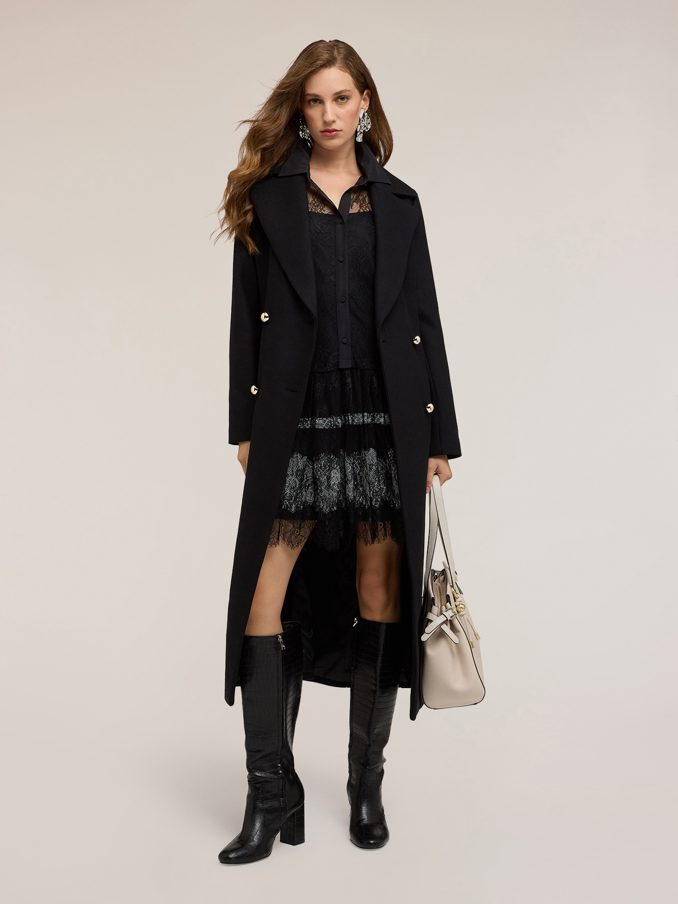 Double-breasted coat in wool blend cloth image number 2