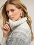 Rollkragenpullover aus Wollmischung mit Flechtmuster in D&eacute;grad&eacute;-Optik image number 3