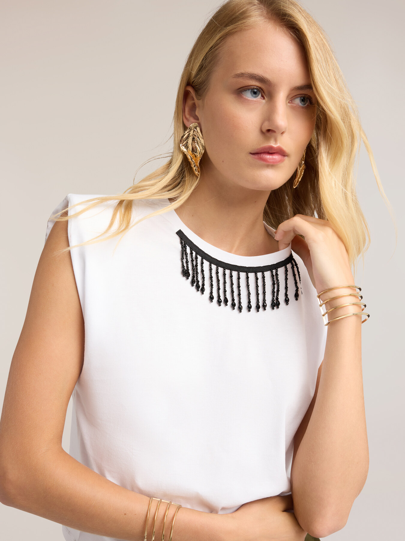Top avec franges et perles sur l'encolure ras-du-cou image number 2