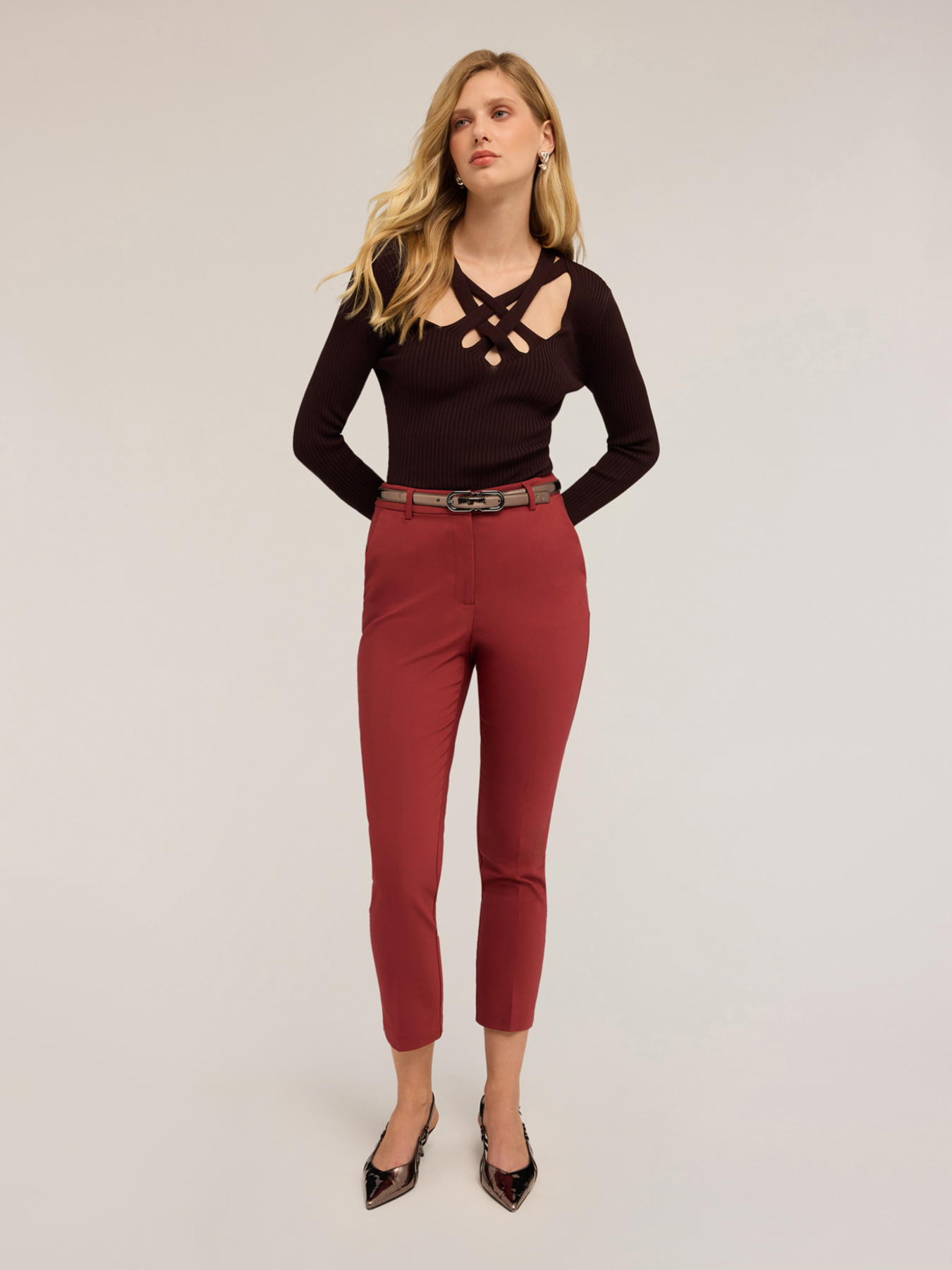 Regular pants image number 2