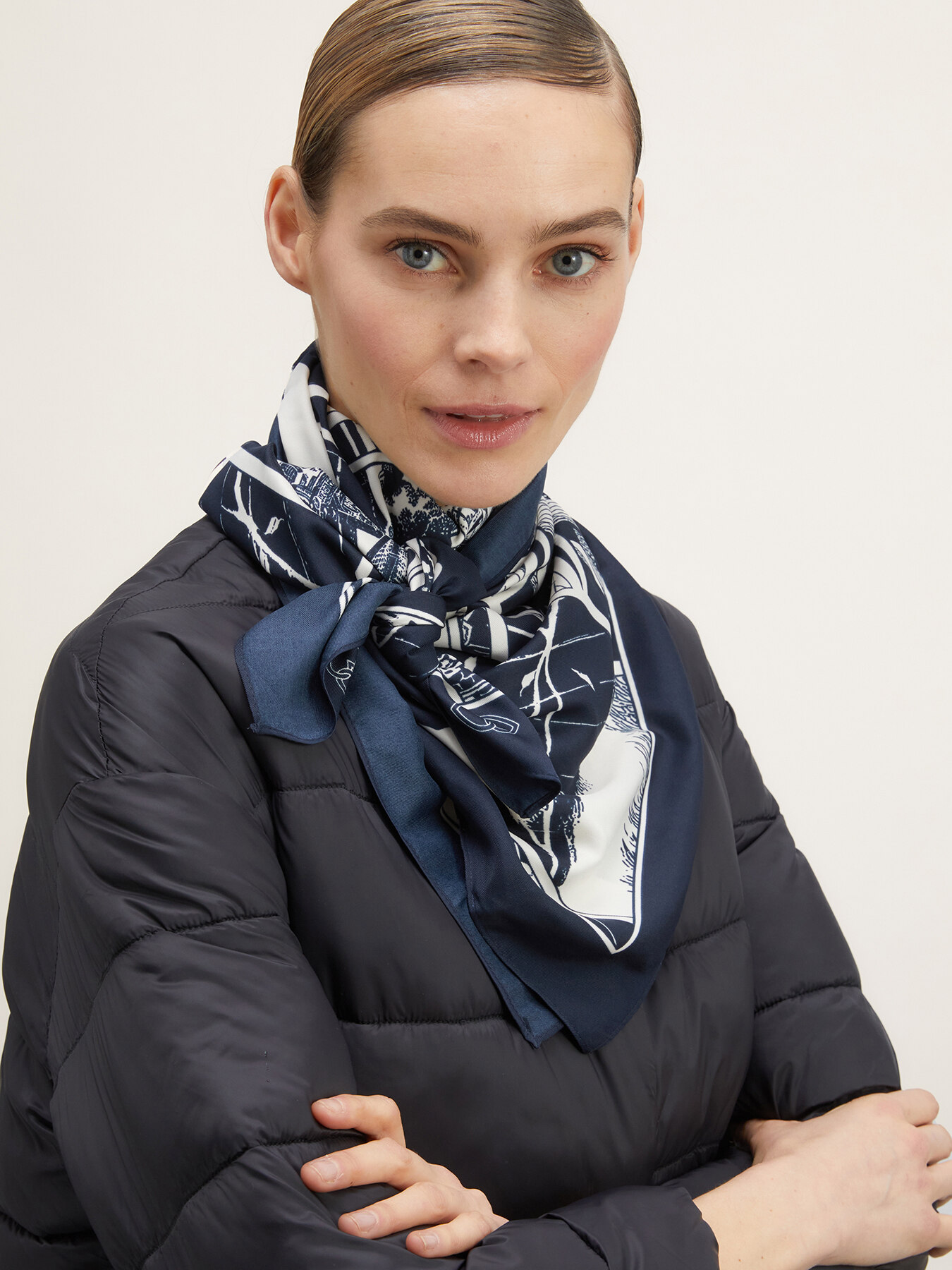 Halstuch mit Comics-Druck image number 2