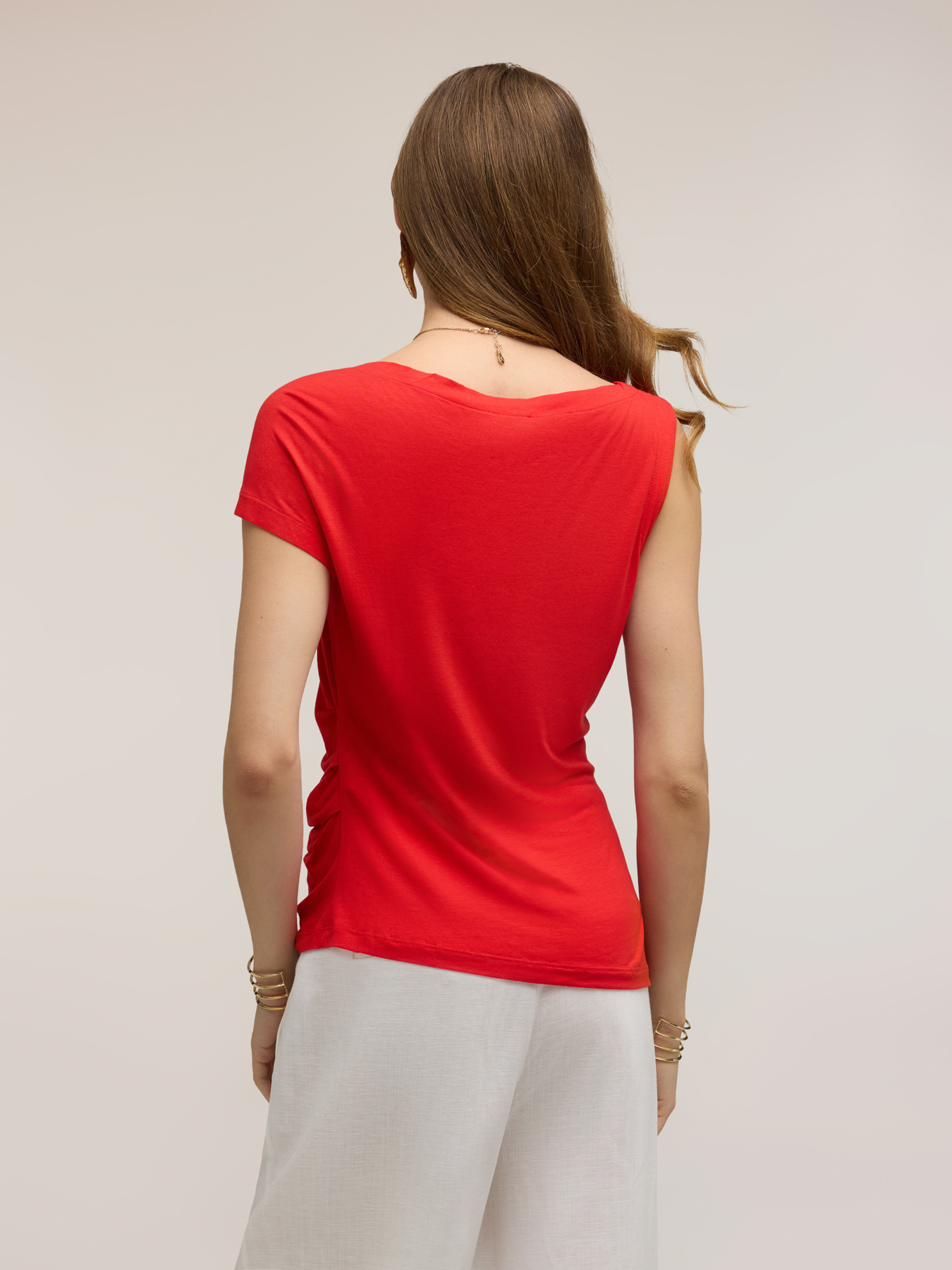 Asymmetrisches Top mit Drapierung image number 1