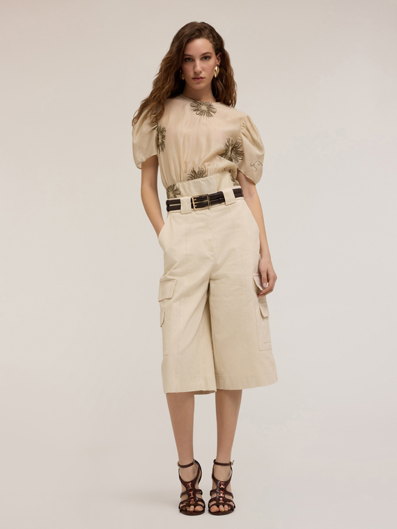 Embroidered blouse with puff sleeves