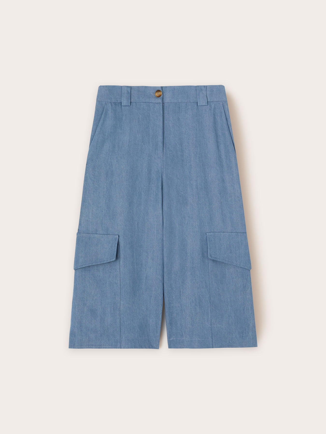 Lyocell Bermuda shorts with cargo pockets image number 4