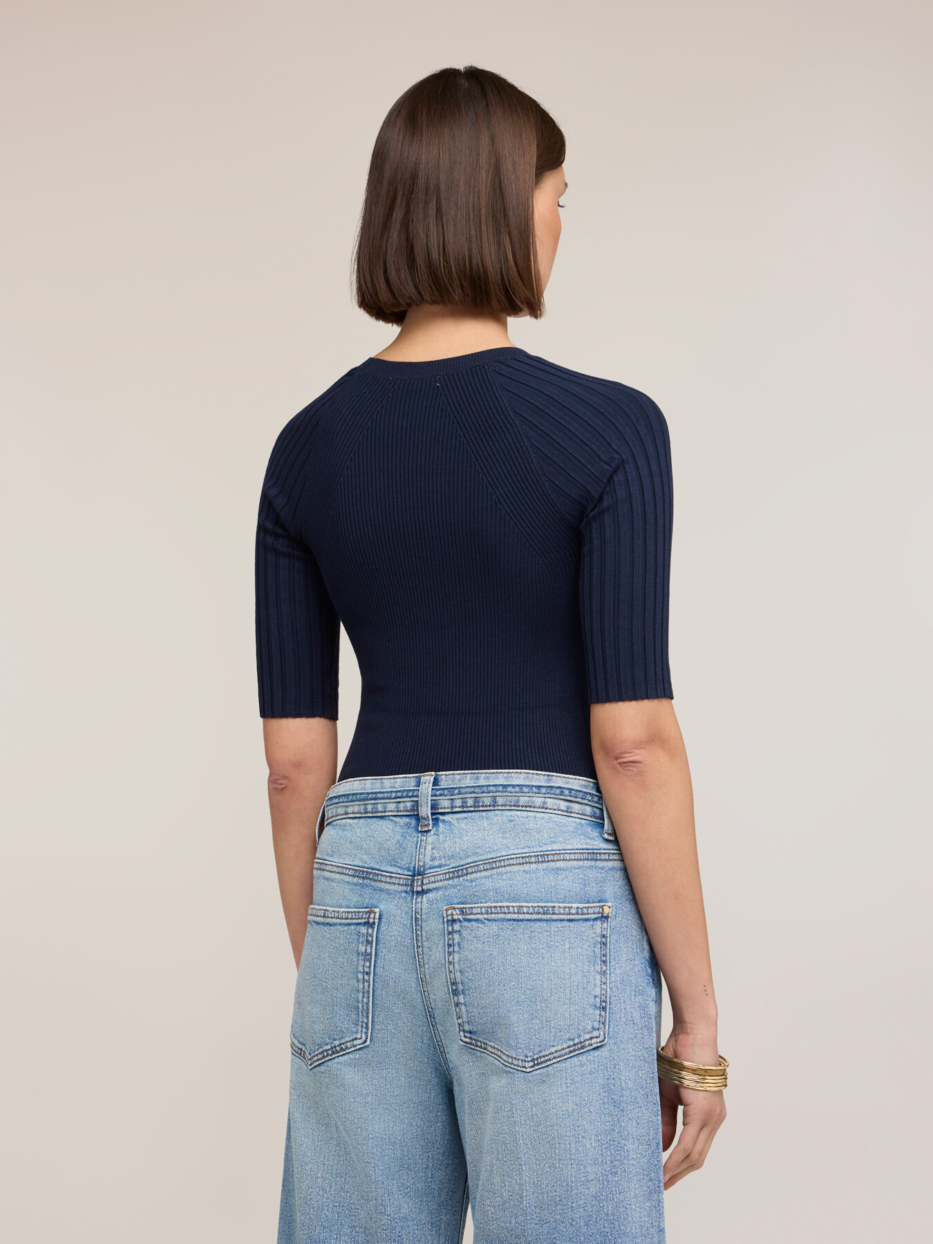 Short-sleeved ribbed knit top image number 2