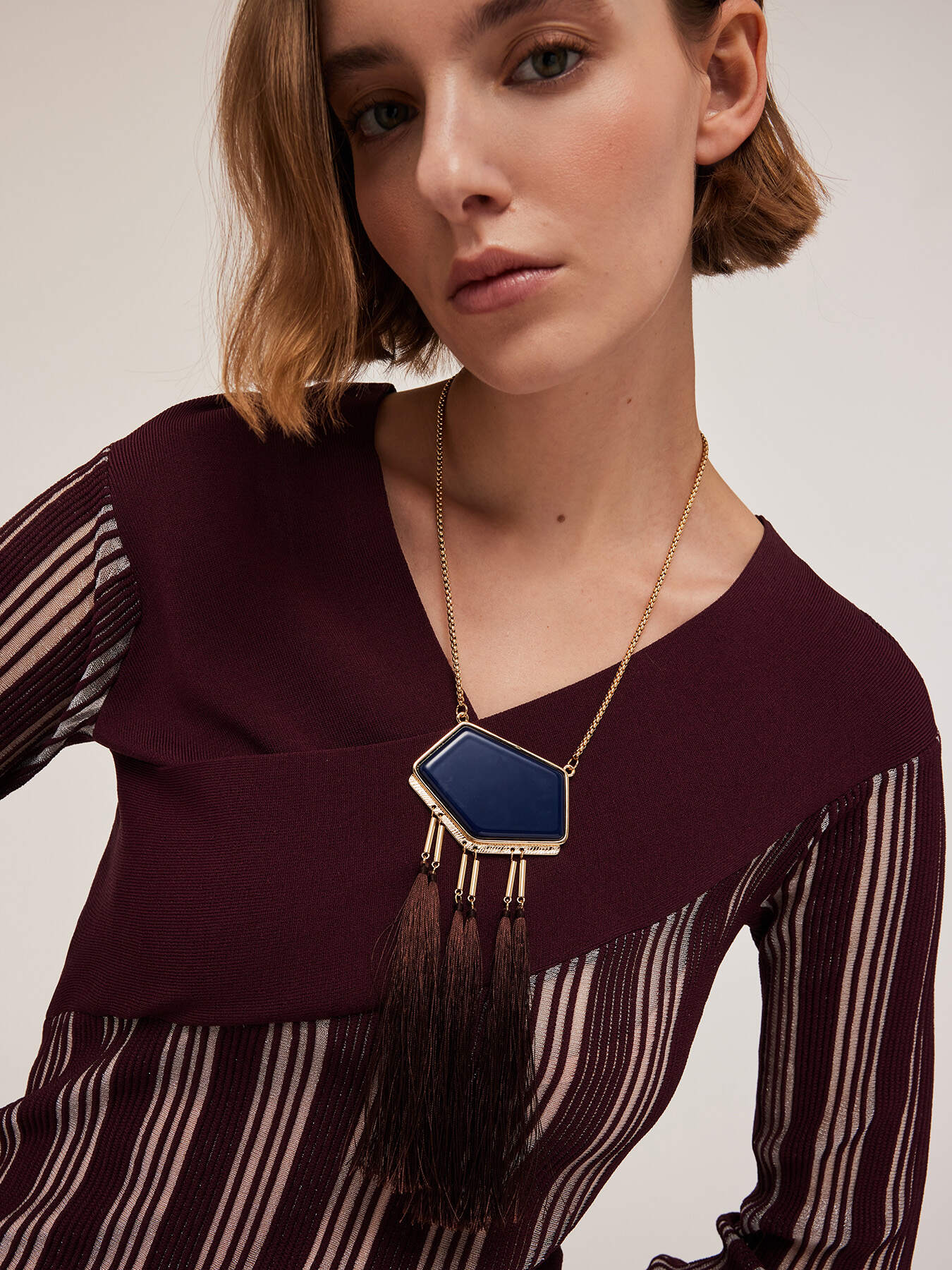 Collar con colgante y borlas Colección Barbieri image number 0