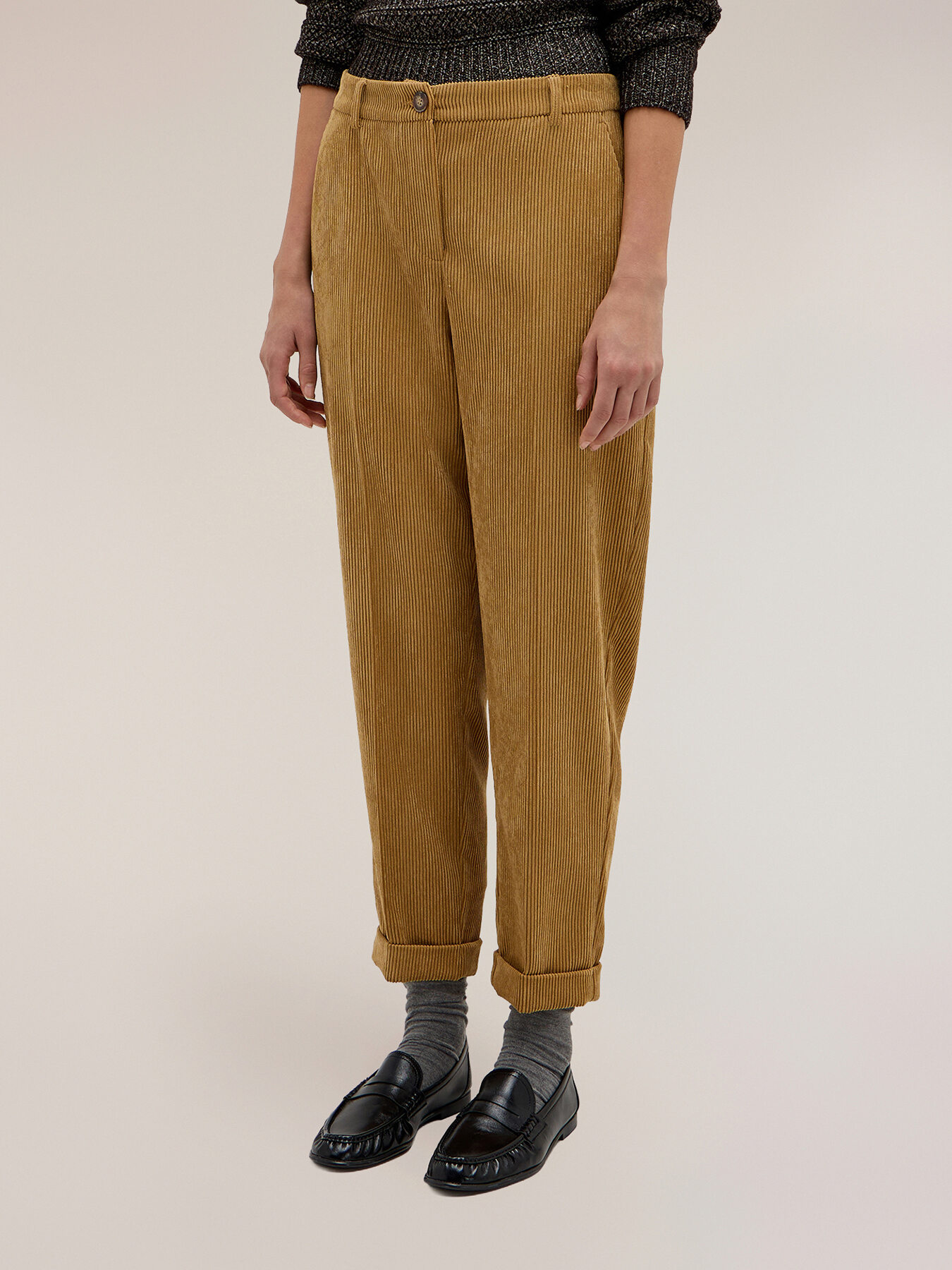 Corduroy trousers with turn-up cuffs image number 1