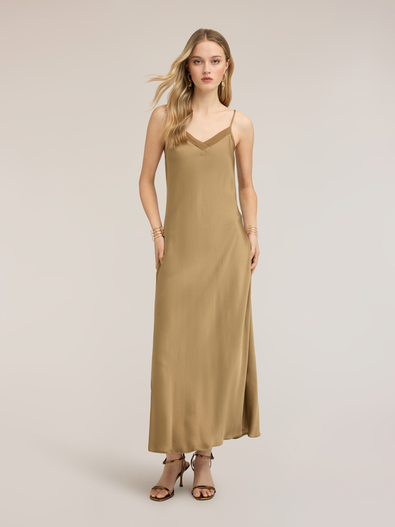 Robe longue lingerie en satin