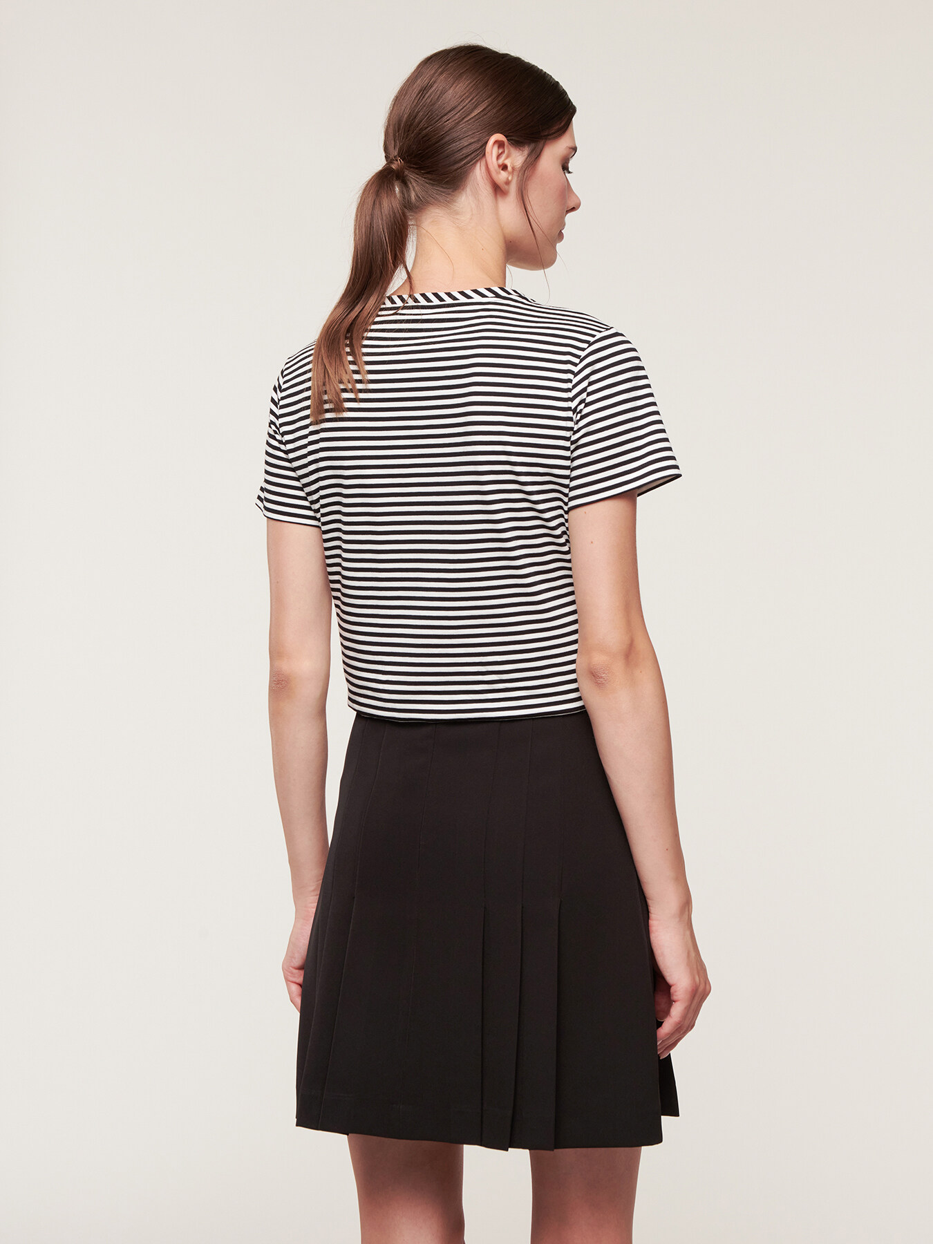 Gestreiftes T-Shirt mit Schmuck-Stickerei image number 1