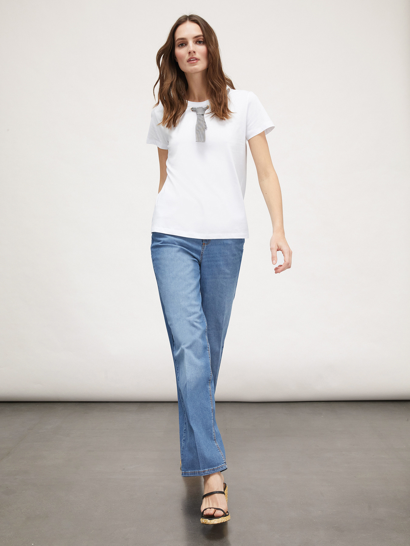 T-shirt avec &oelig;illets et ruban image number 0