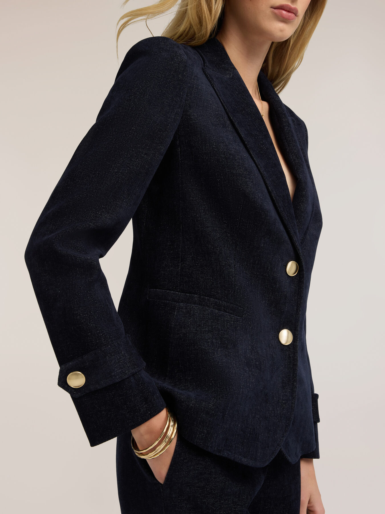 Velvet blazer with jewel buttons image number 3