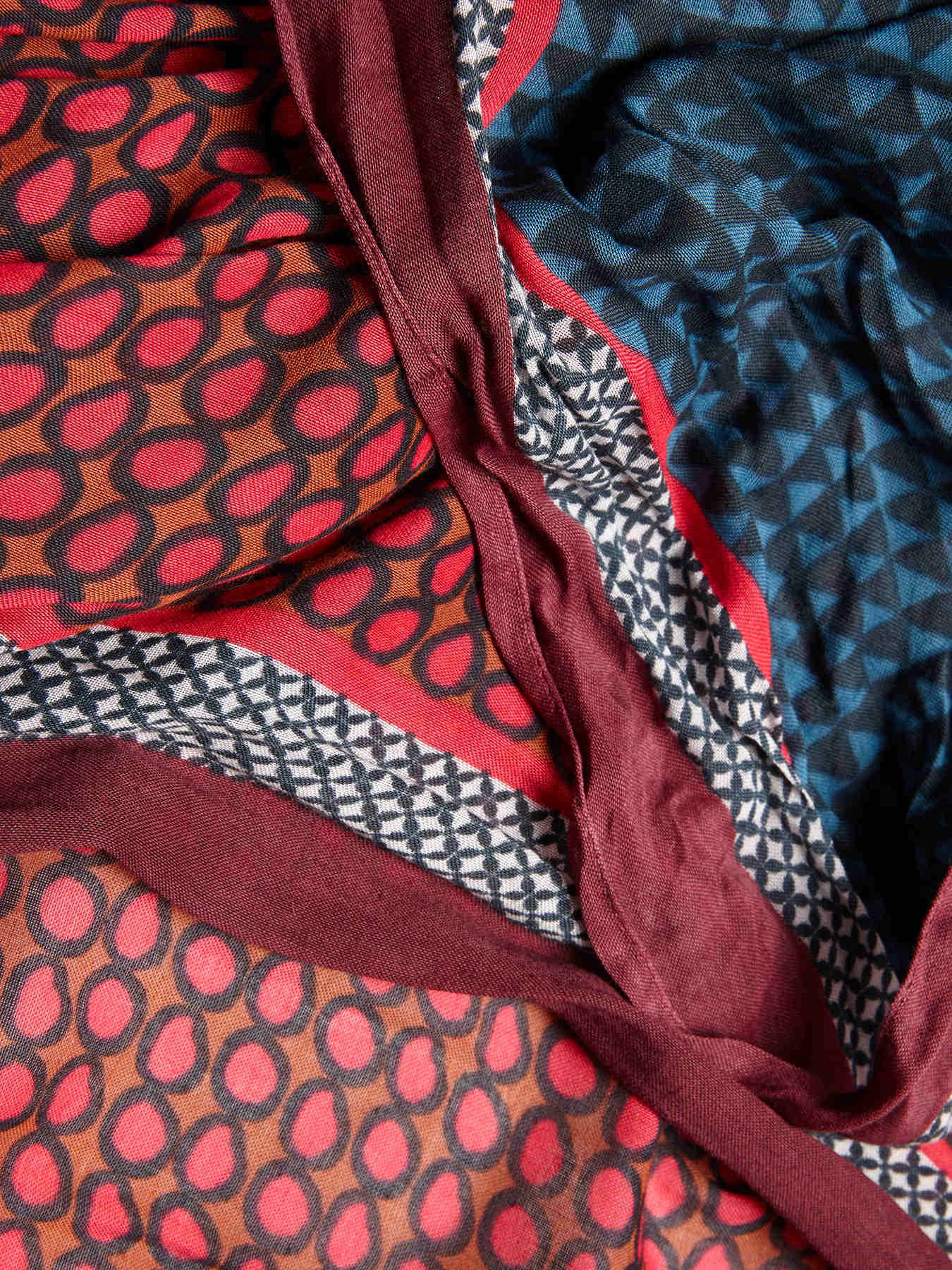 Sciarpa stampata image number 2