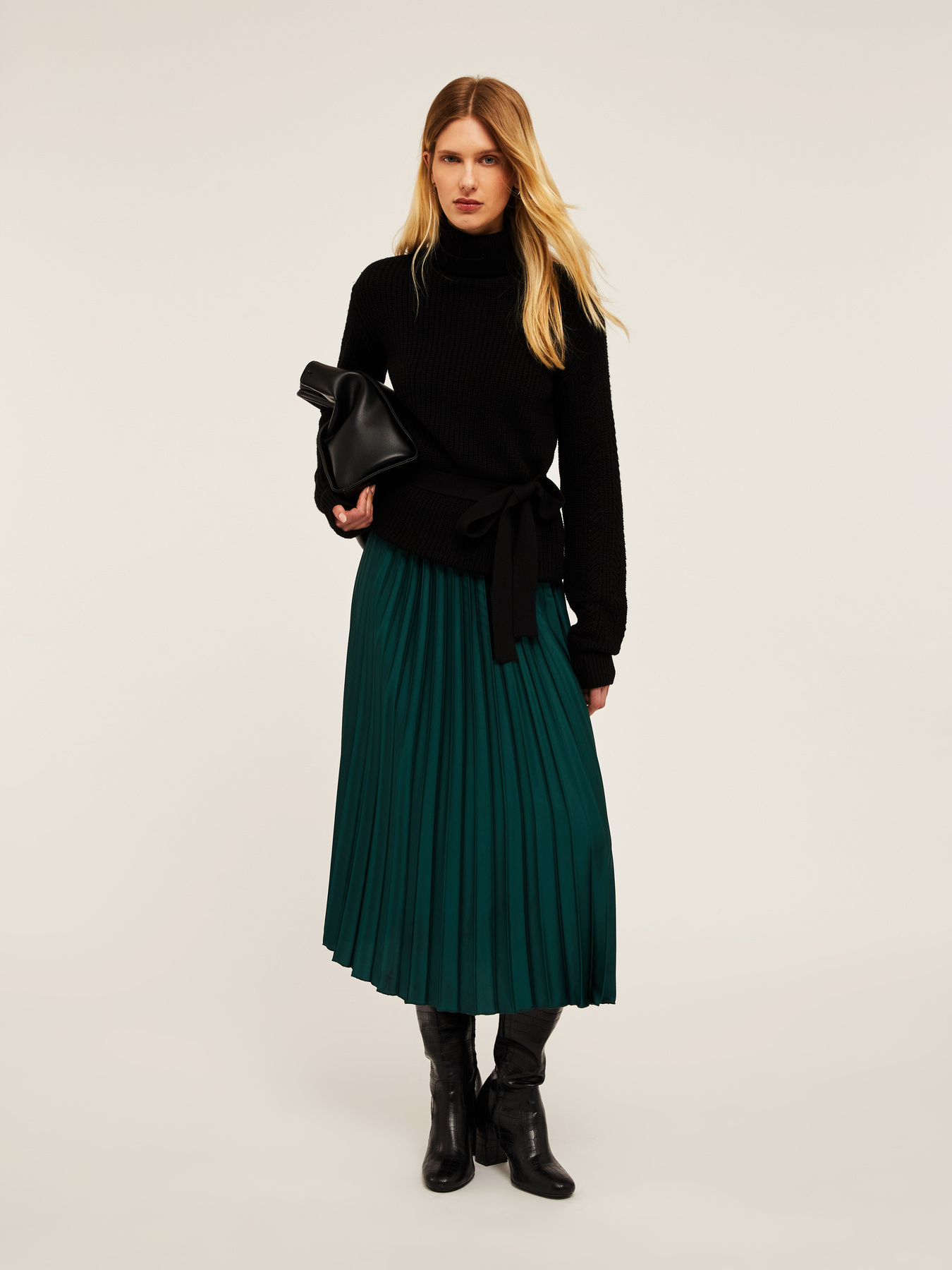 Gonna midi pliss&eacute; in raso image number 0