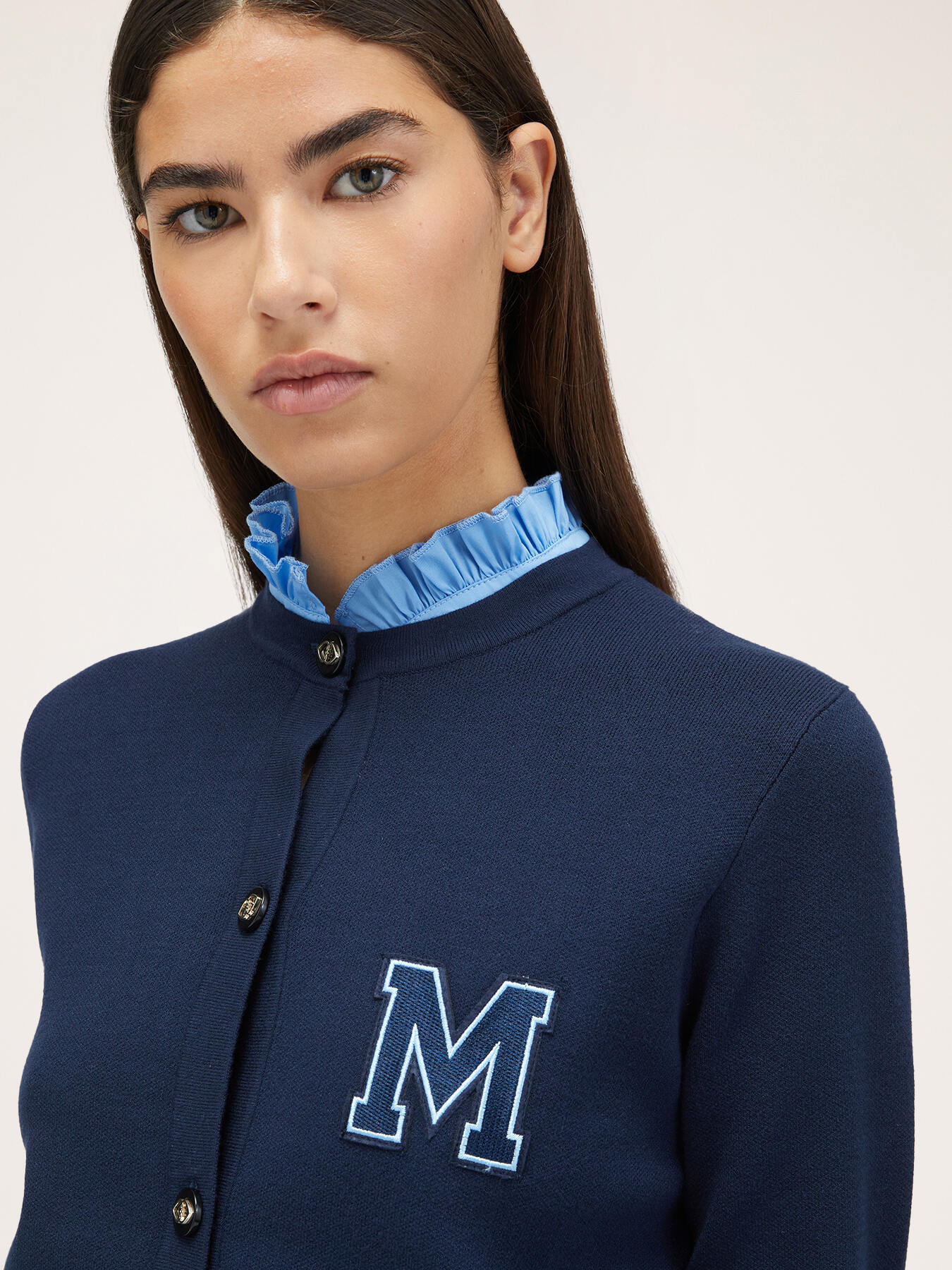 C&aacute;rdigan estilo universitario image number 2