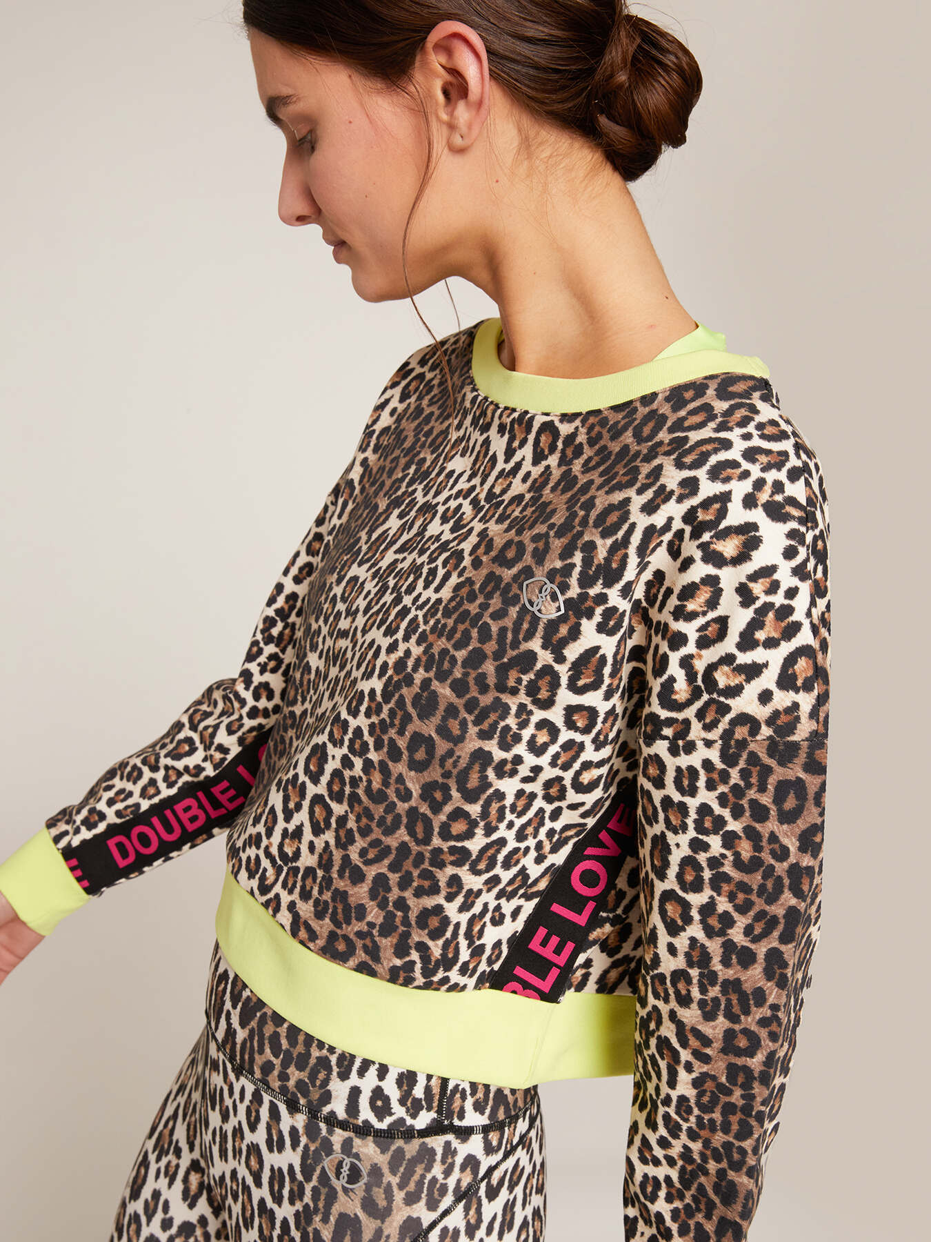 Fitness-Sweatshirt mit Leopardendruck image number 0