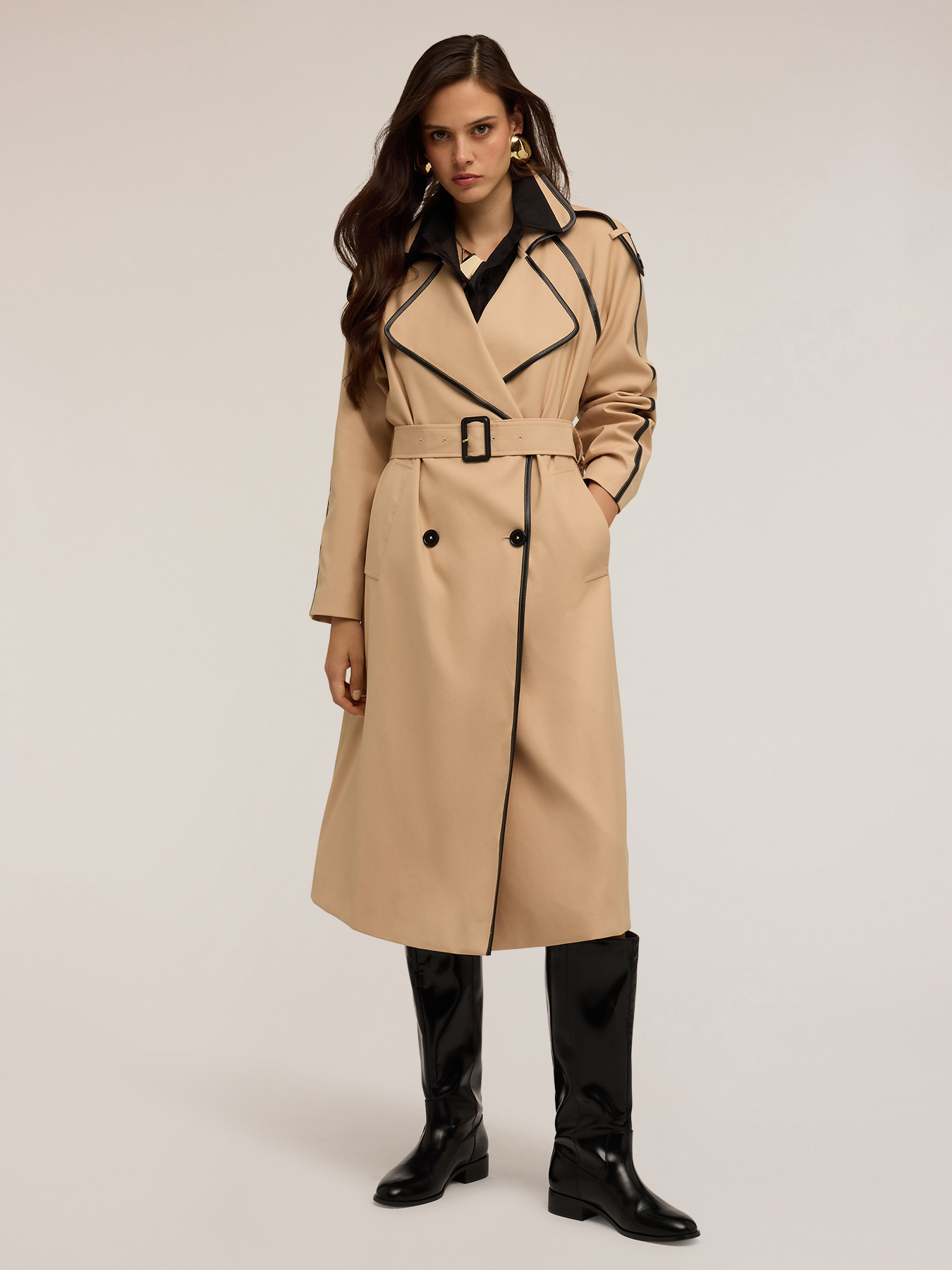 Trench Doppiopetto con Bordi Decorativi