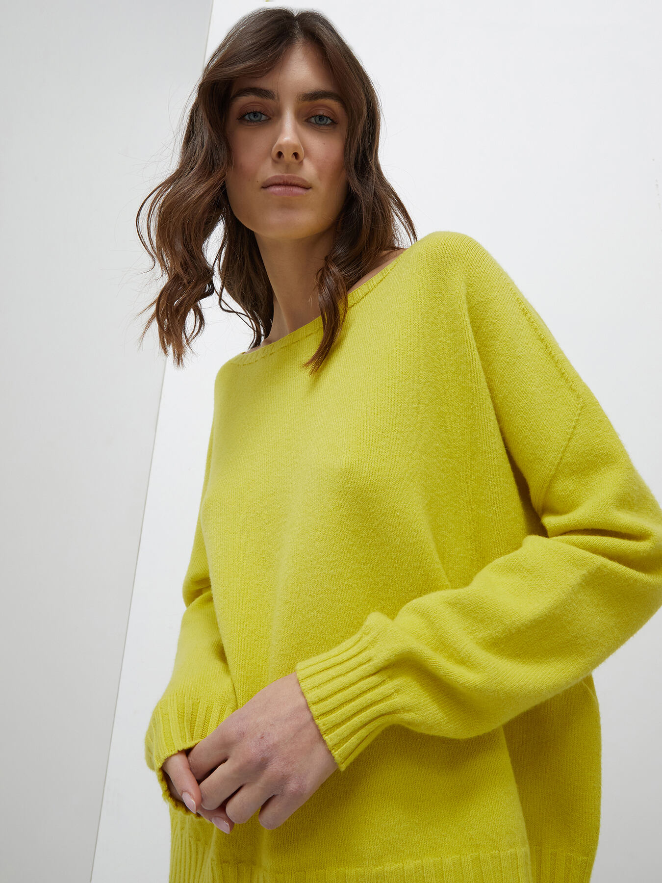 Oversized solid colour sweater image number 0